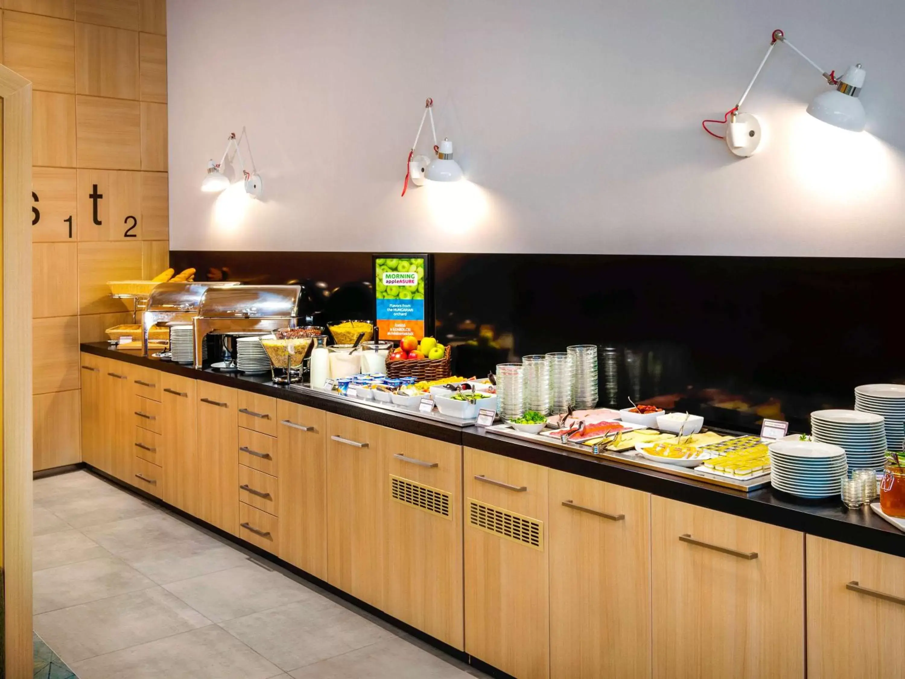 Restaurant/places to eat in Ibis Styles Budapest Center