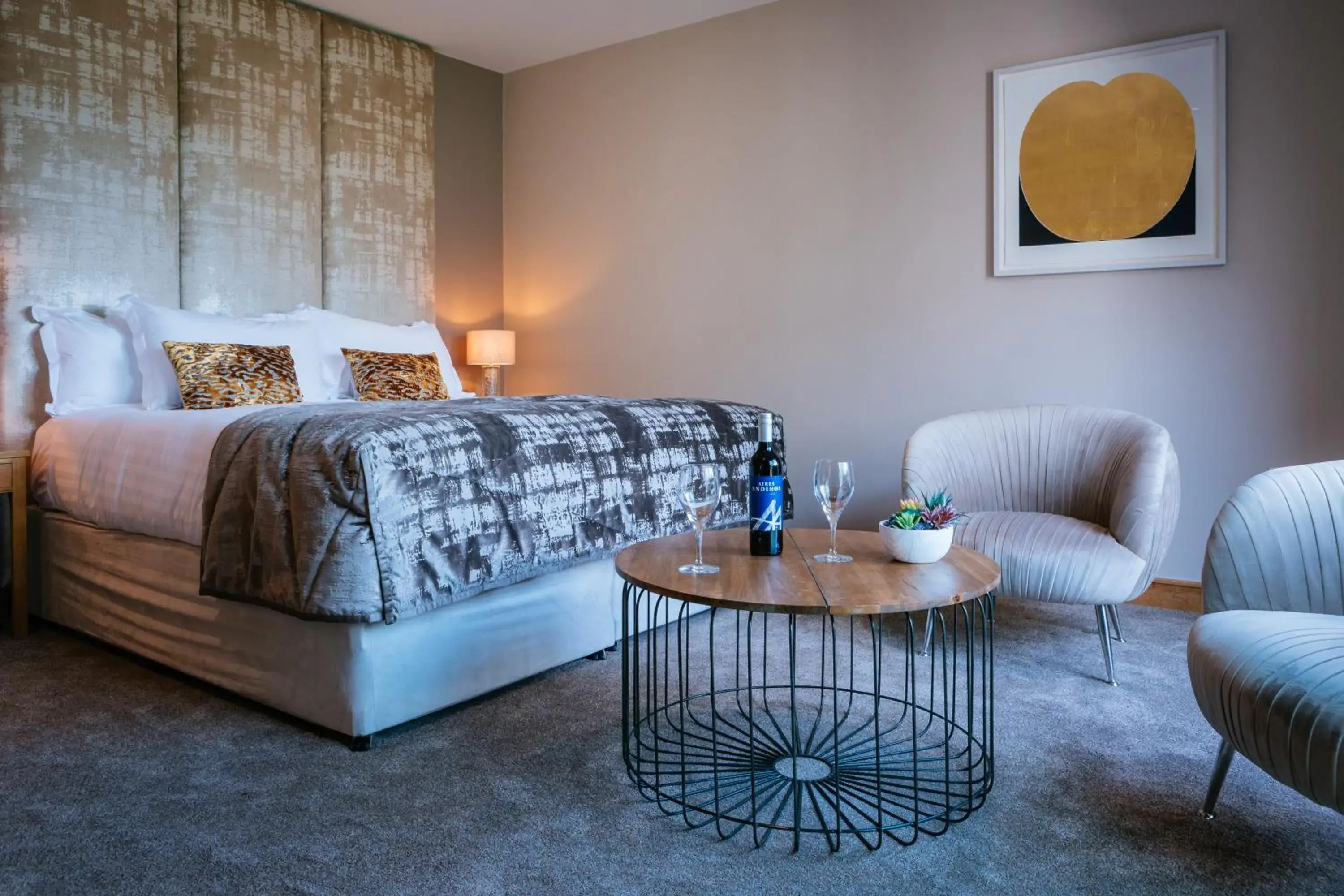 Bedroom, Bed in Wineport Lodge