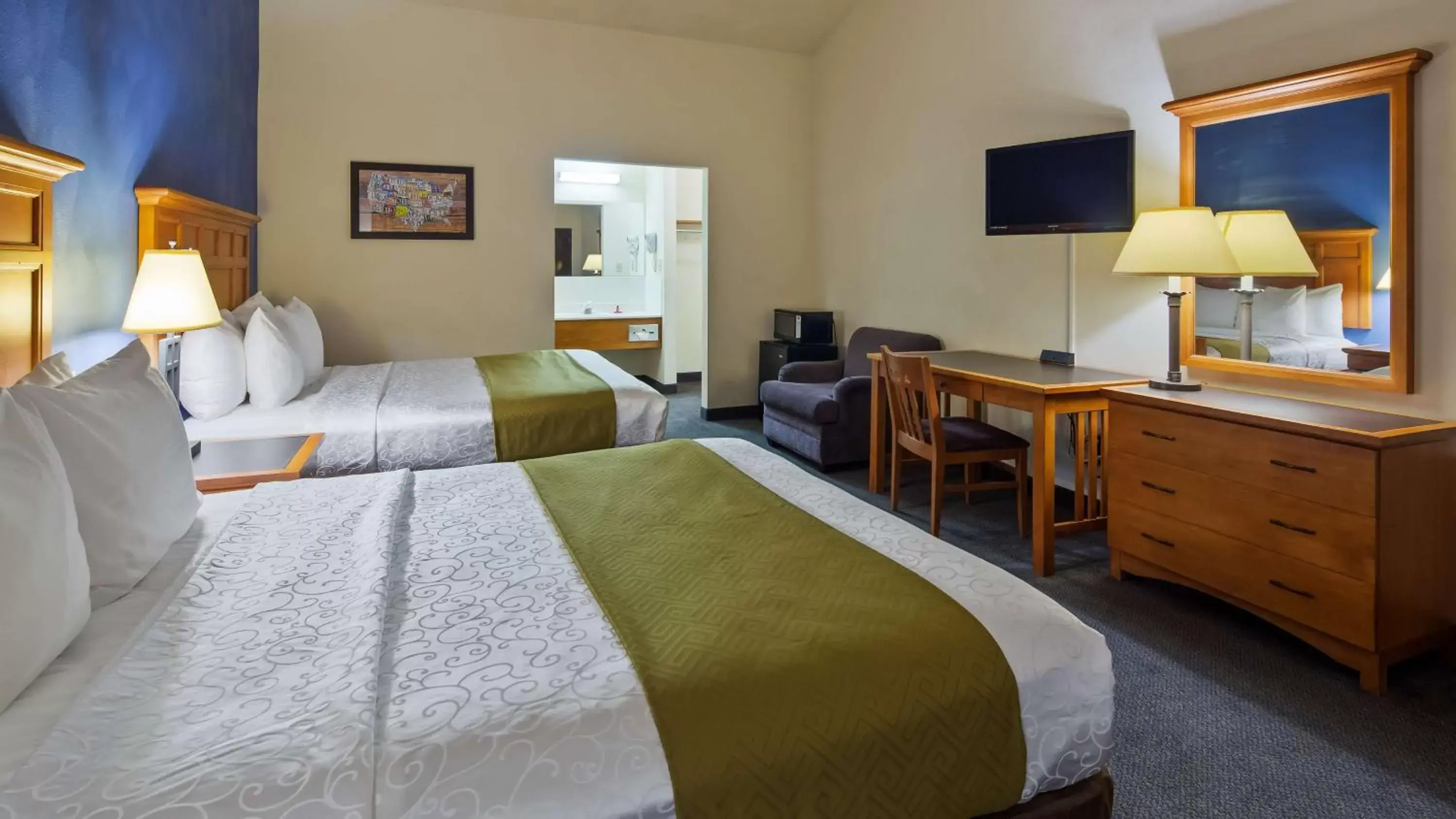 Photo of the whole room, Bed in SureStay Hotel by Best Western Greenville