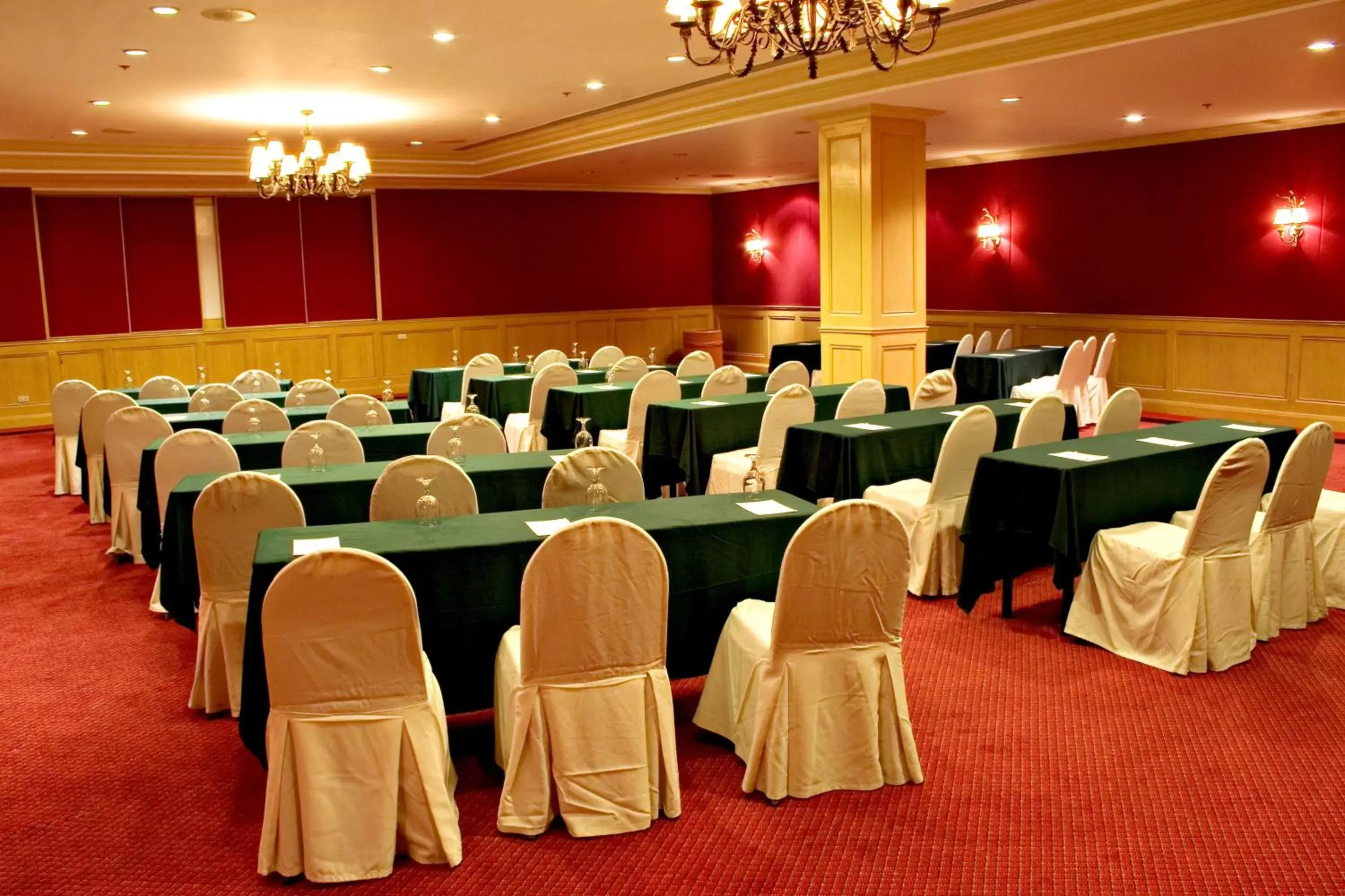 Business facilities in Waterfront Cebu City Hotel & Casino