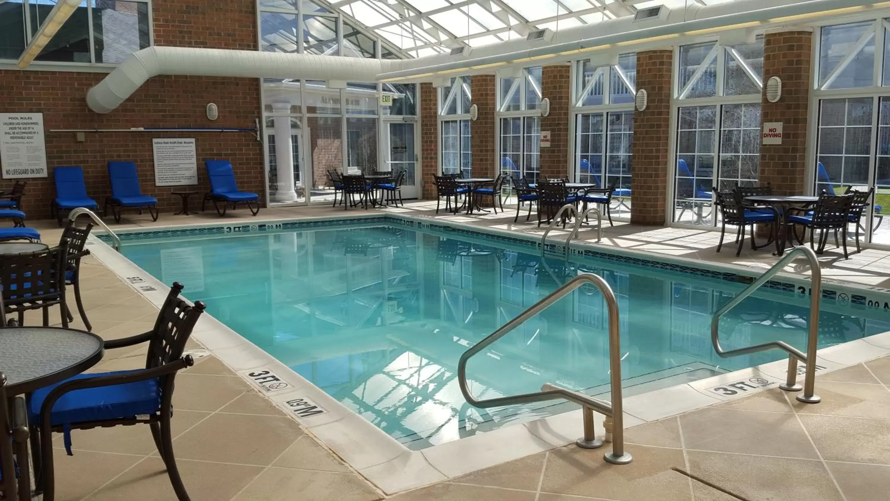 Swimming Pool in Varsity Clubs of America South Bend