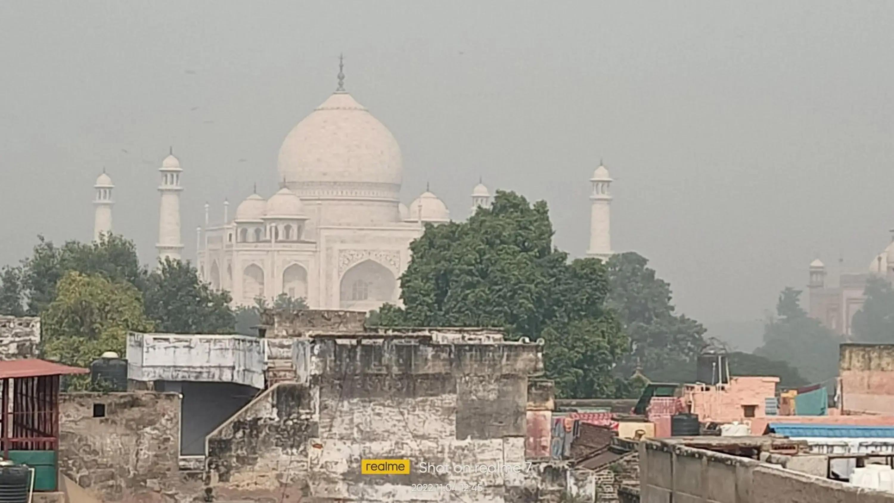 Nearby landmark in HOTEL SIDHARTHA (600 meters from Taj Mahal)