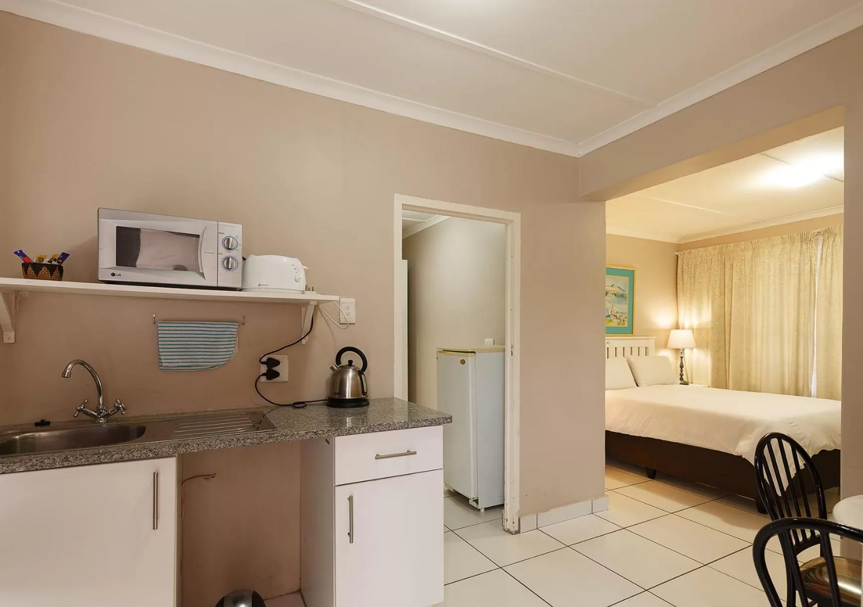 Kitchen/Kitchenette in My Den Beachfront B&B and Self-Catering