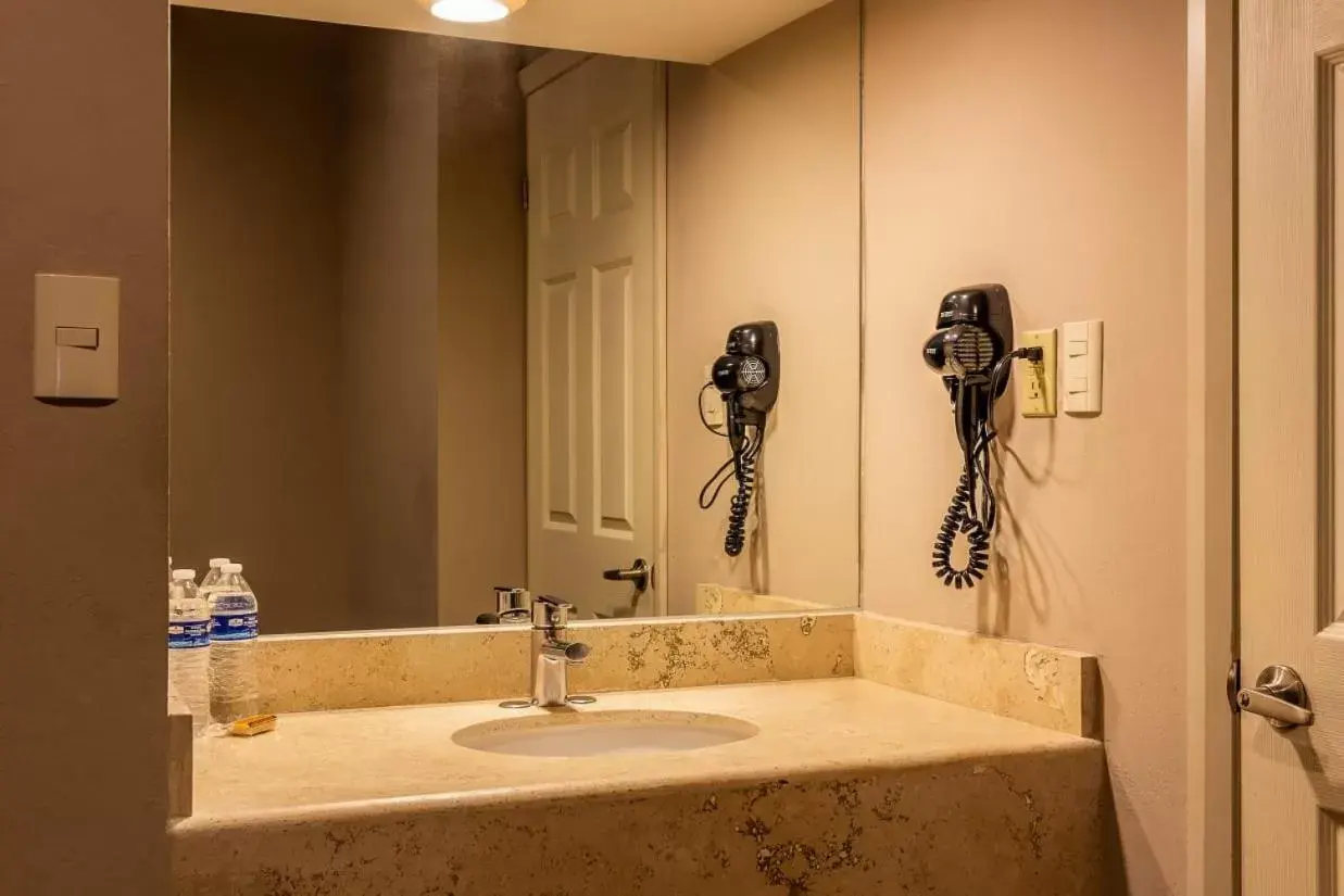 Bathroom in BONITTO INN® Tampico Lomas