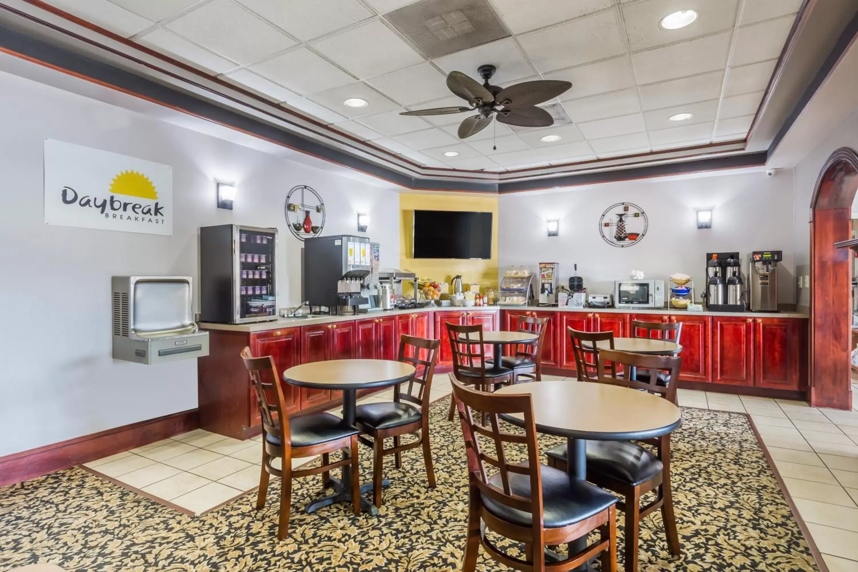 Lobby or reception, Restaurant/Places to Eat in Days Inn by Wyndham Pearl/Jackson Airport
