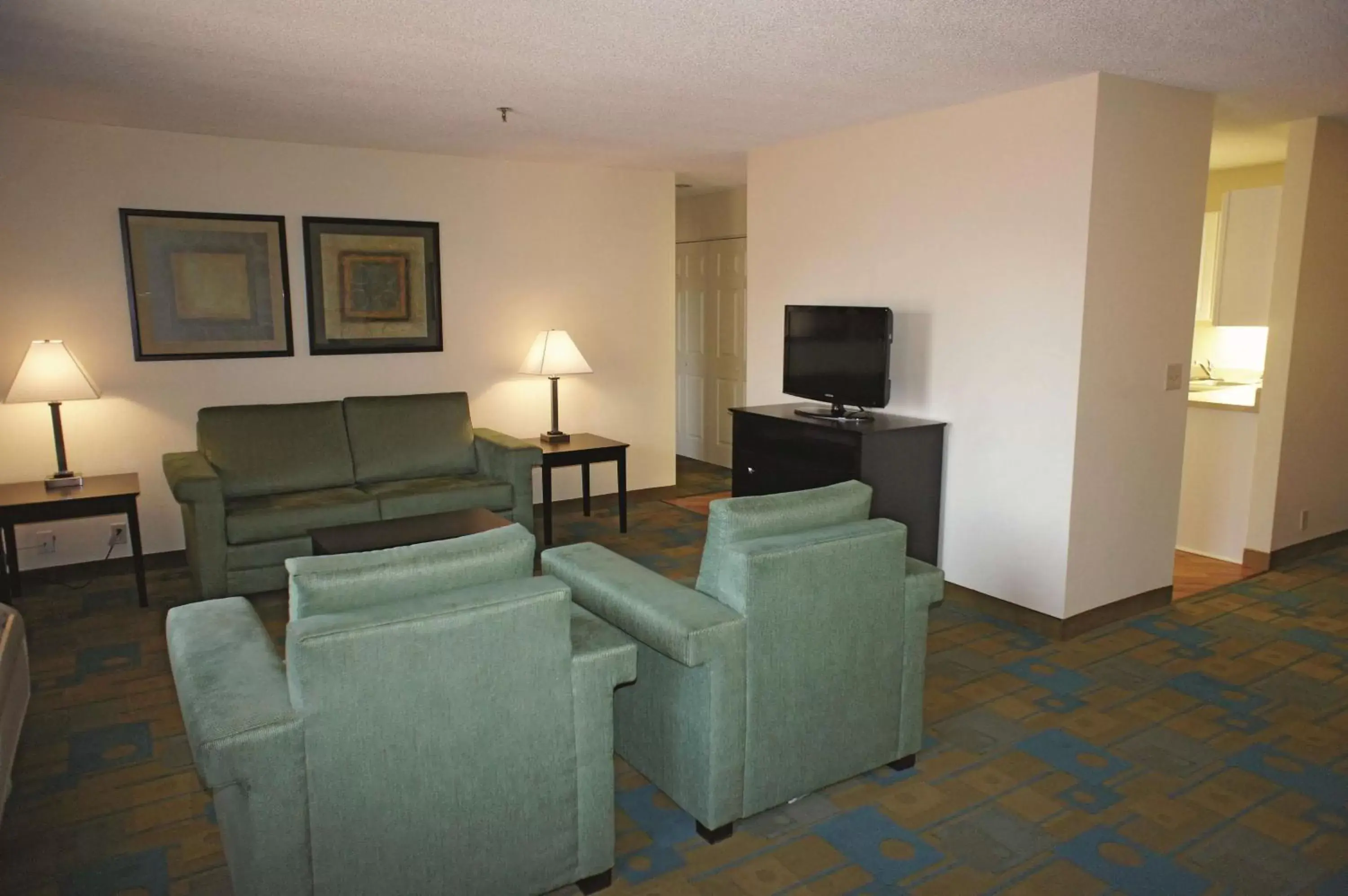 Photo of the whole room, Seating Area in La Quinta by Wyndham St. Pete-Clearwater Airport