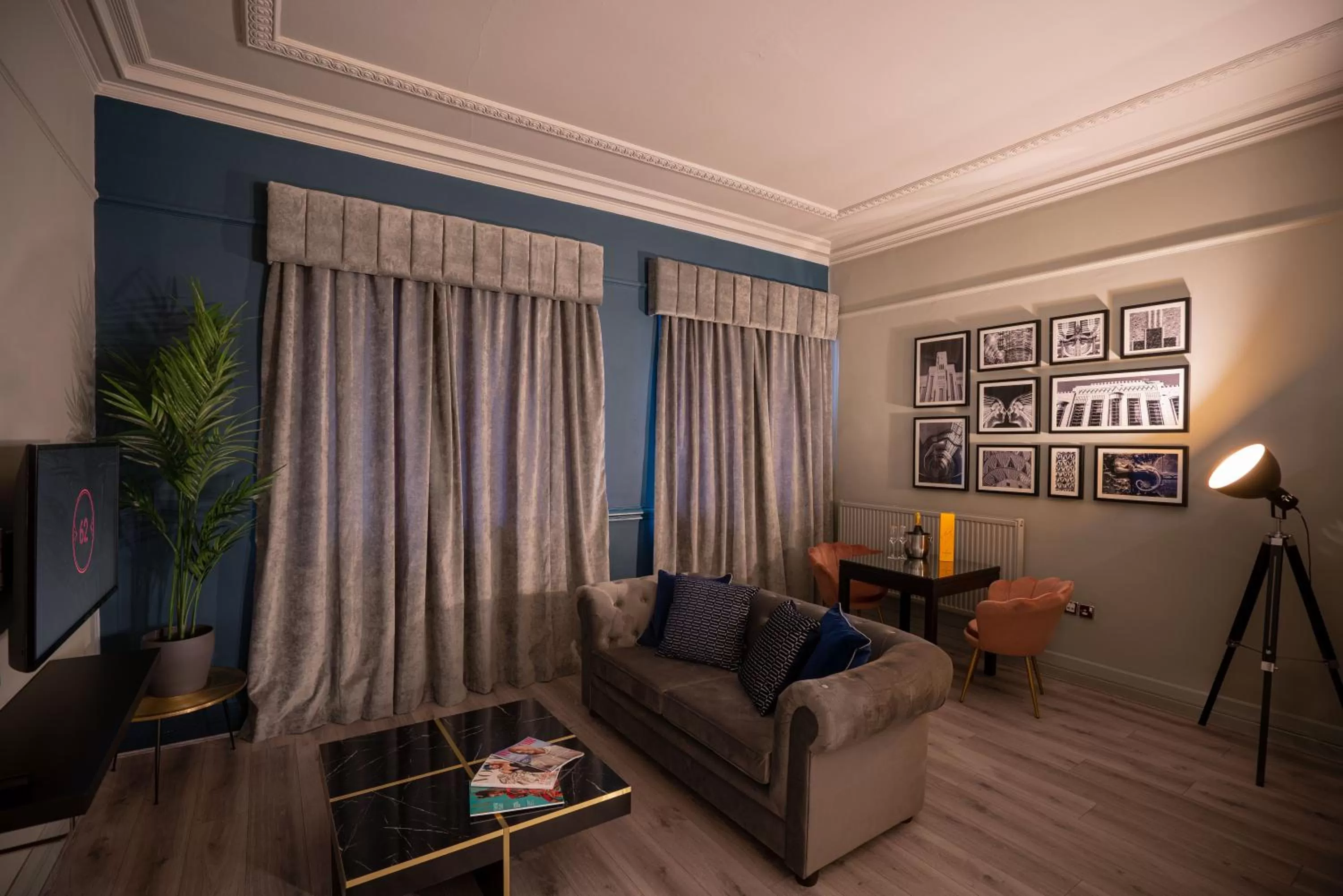 Living room in 62 Castle Street Hotel