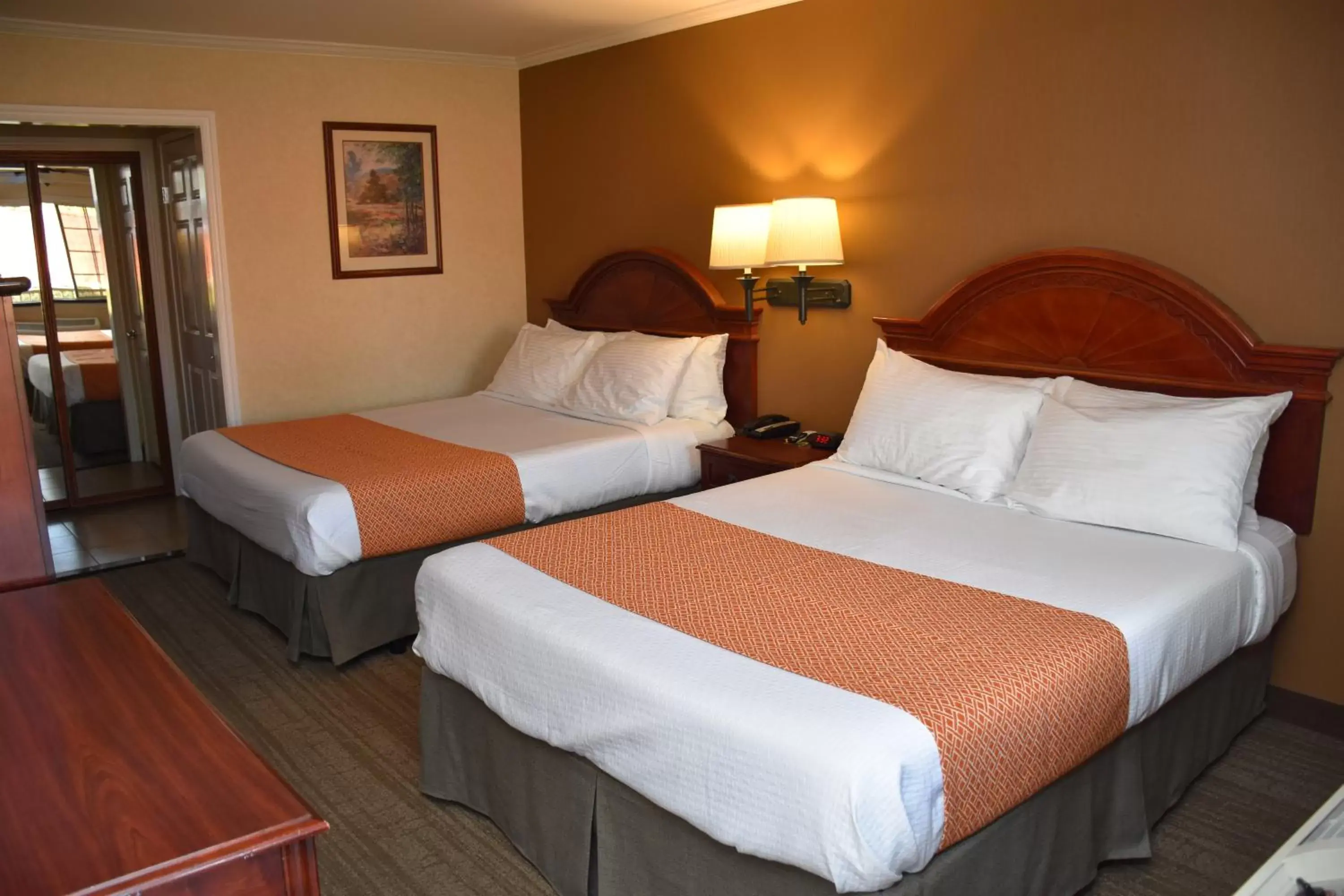 Bed in Dynasty Suites Redlands Bed in Dynasty Suites Redlands