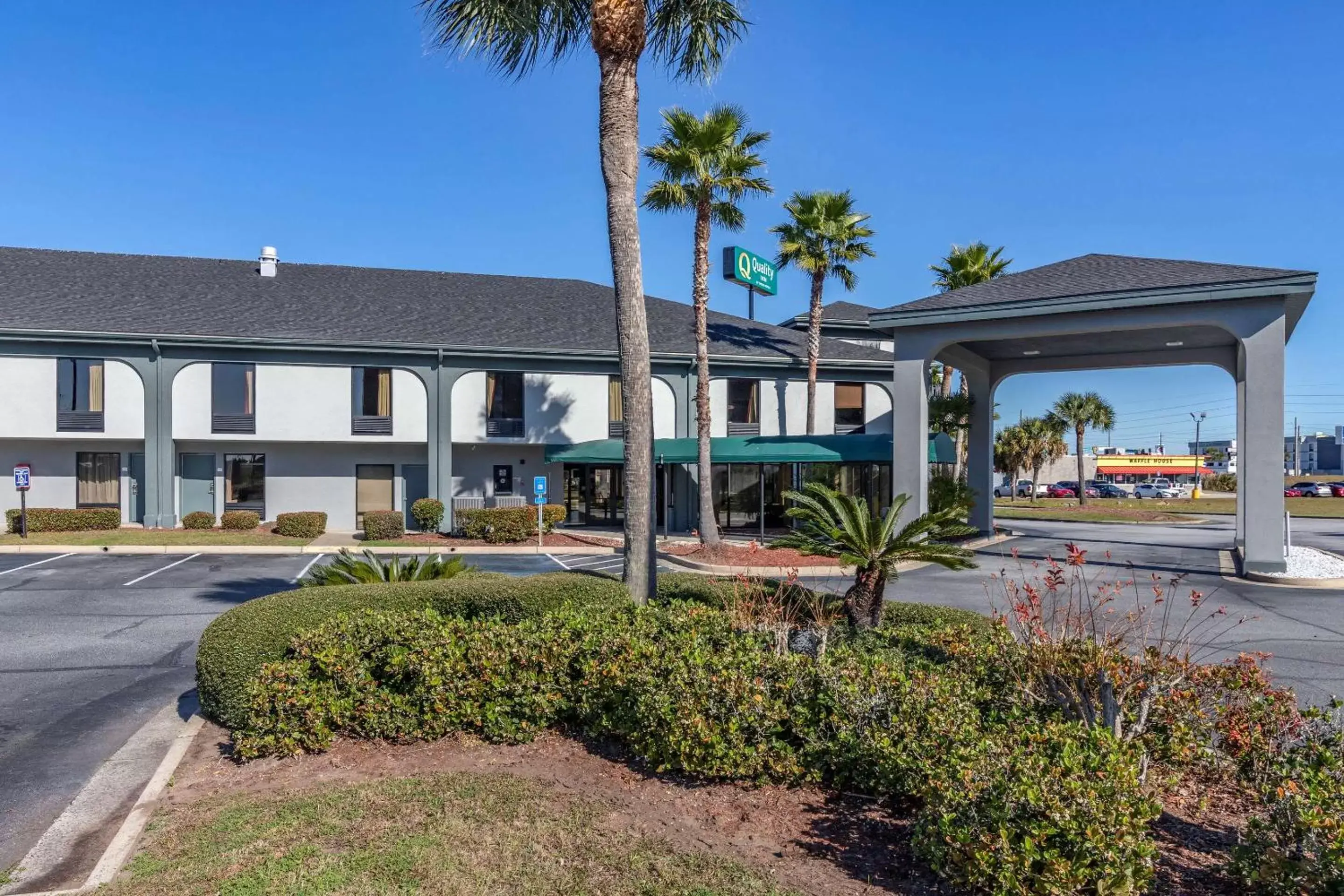 Property building in Quality Inn Brunswick Property building in Quality Inn Brunswick