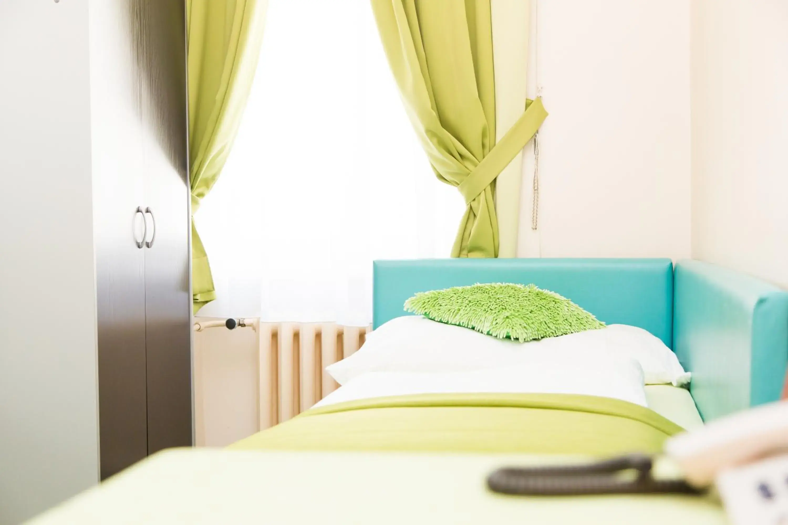 Single Room with Shared Toilet - single occupancy in Hotel Odeon Single Room with Shared Toilet - single occupancy in Hotel Odeon