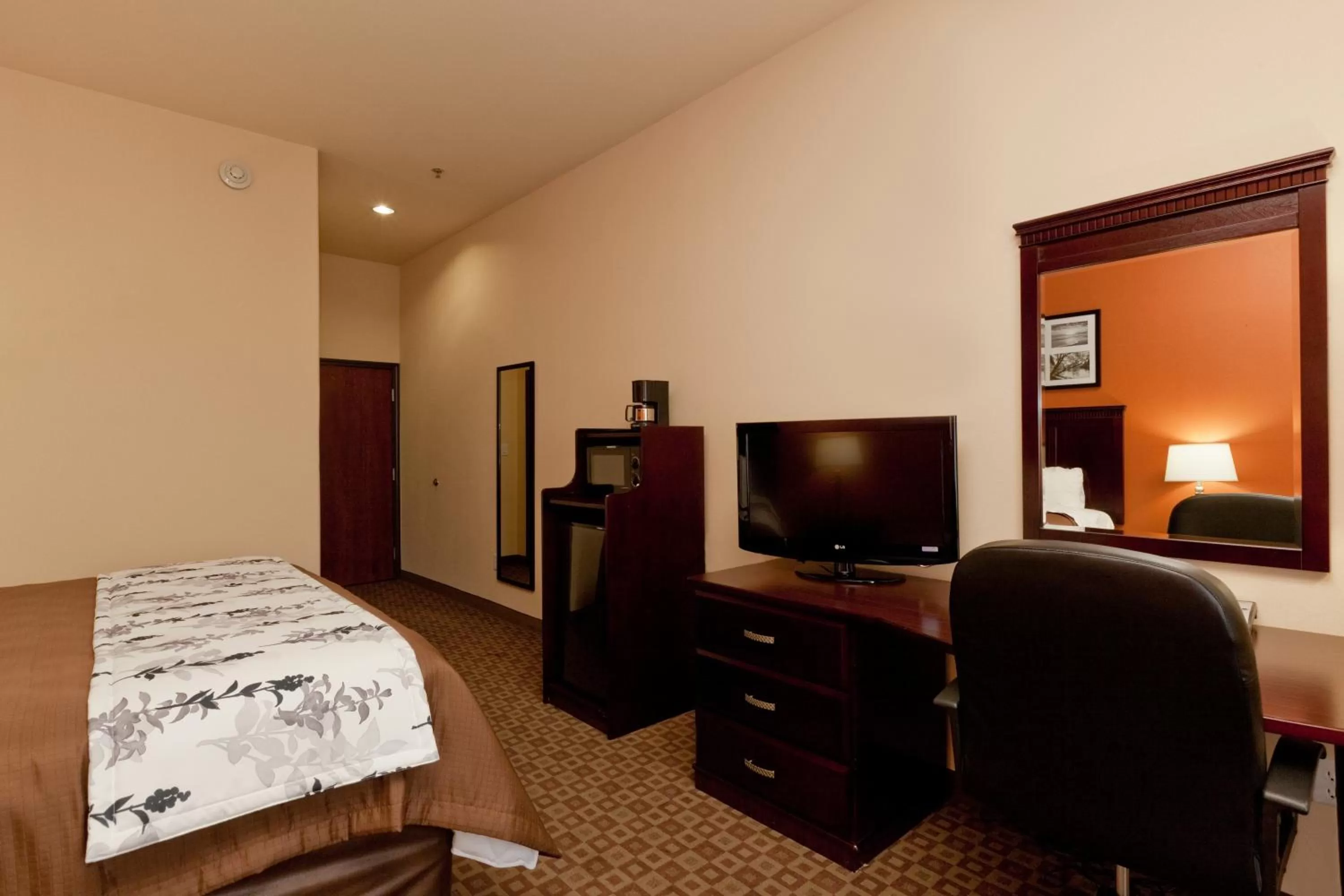 Queen Room with Two Queen Beds - Accessible/Non-Smoking  in Sleep Inn & Suites Hwy 290-NW Freeway