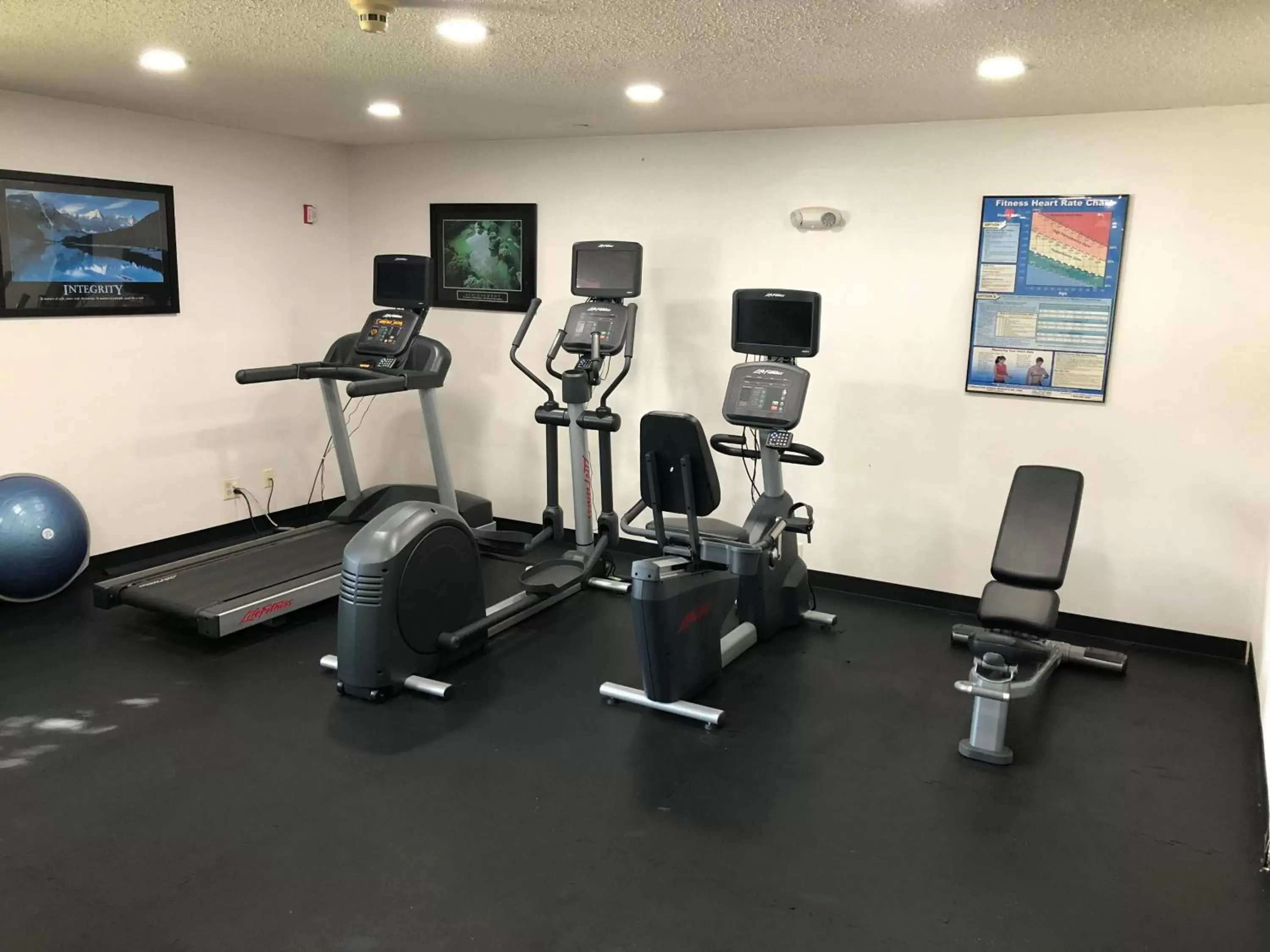 Fitness centre/facilities, Fitness Center/Facilities in Country Inn & Suites by Radisson, Auburn, IN