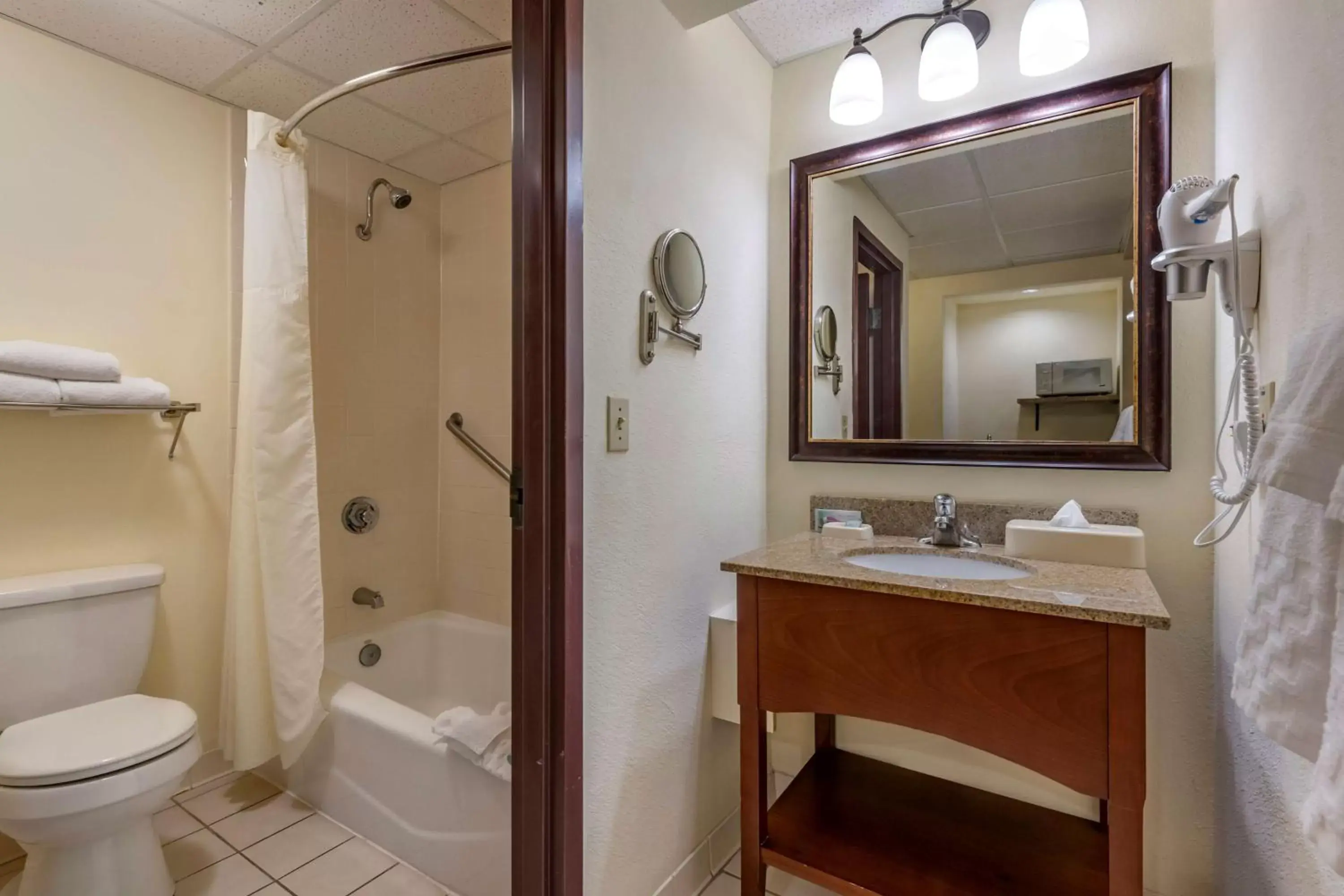 Bathroom in Best Western Gateway Grand