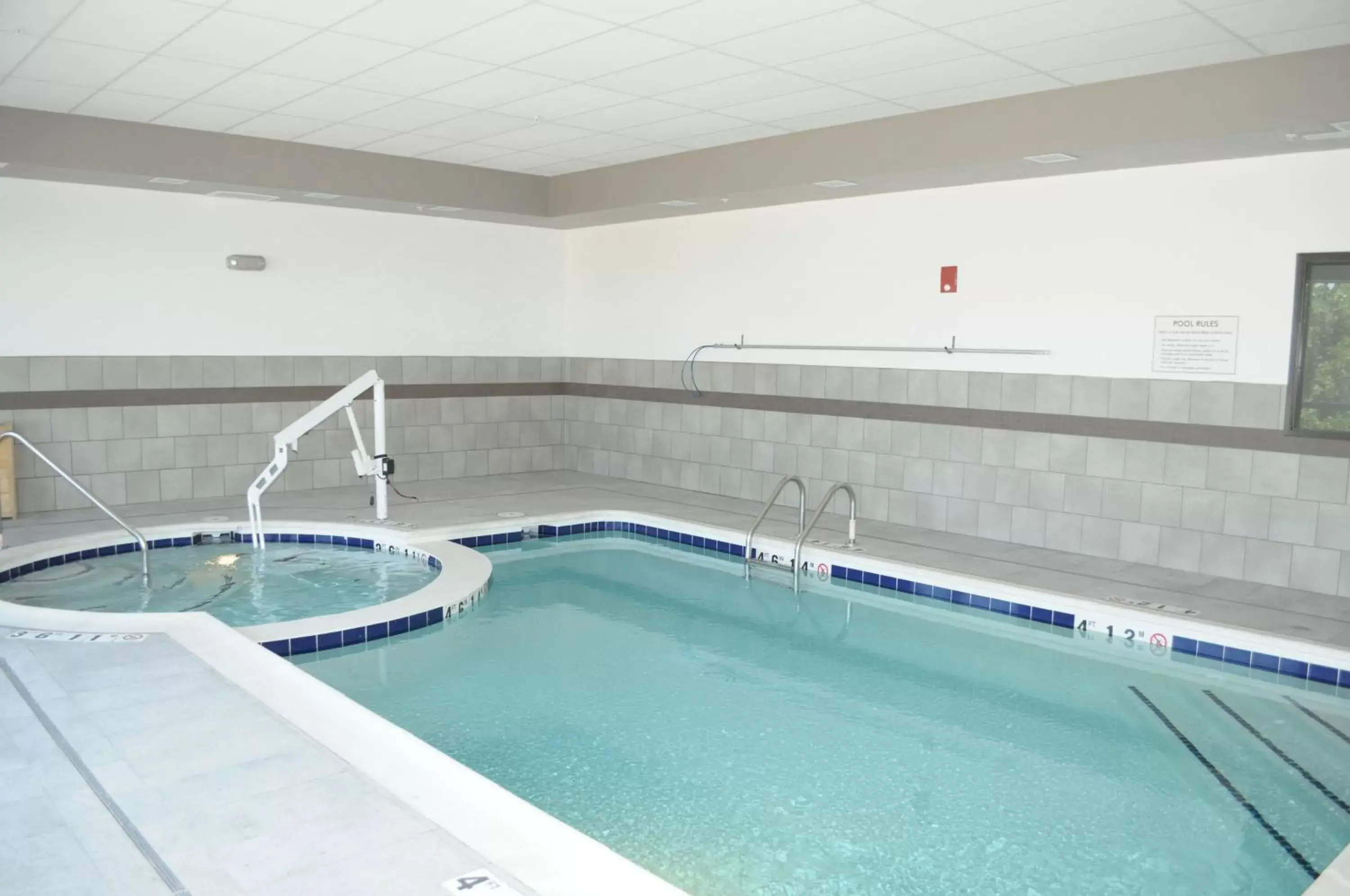 Hot Tub, Swimming Pool in Wingate by Wyndham Loveland Johnstown