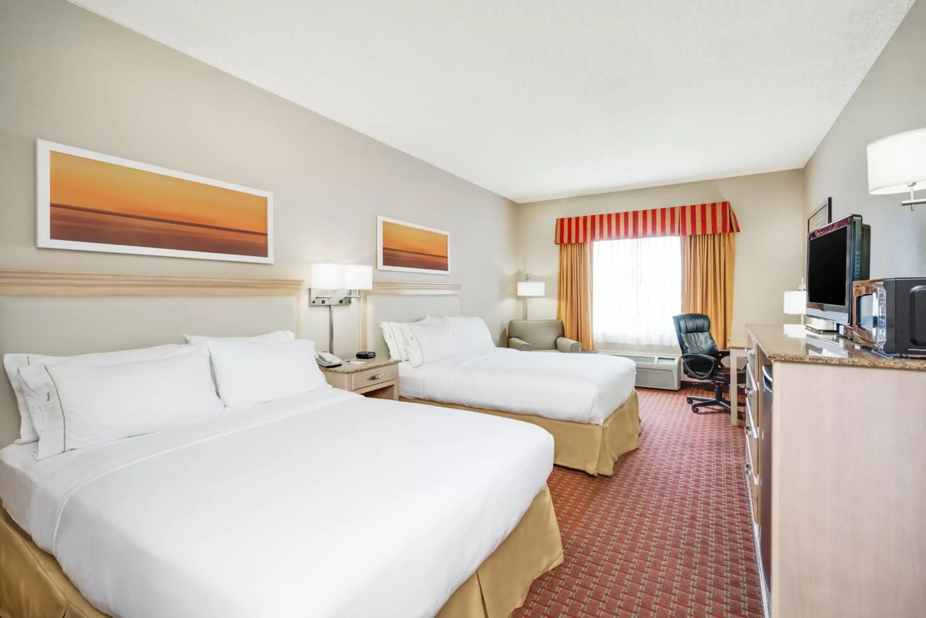 Room with Two Beds - Hearing Accessible - Non-Smoking in Holiday Inn Express Pocomoke City, an IHG Hotel Room with Two Beds - Hearing Accessible - Non-Smoking in Holiday Inn Express Pocomoke City, an IHG Hotel