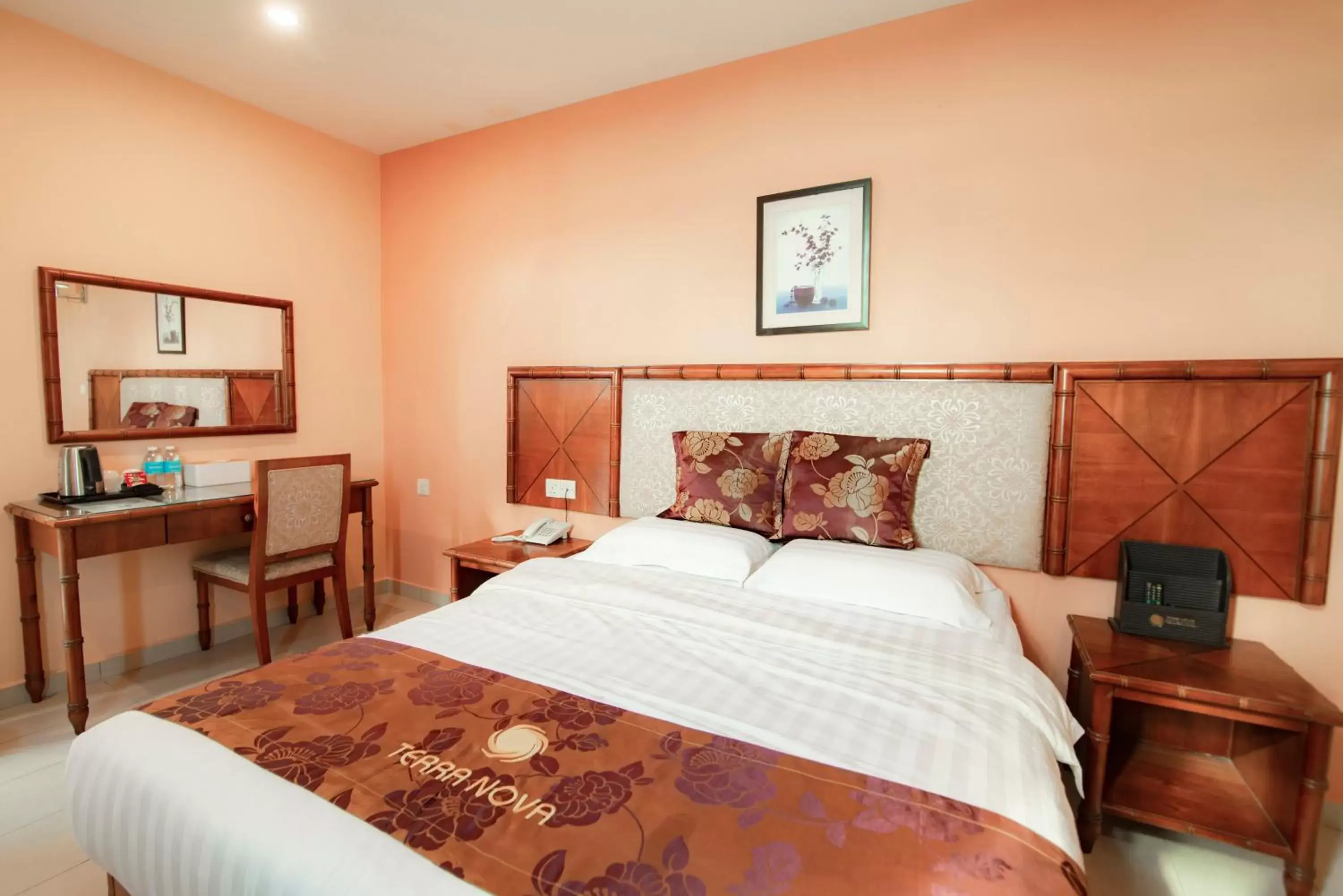 Bedroom, Bed in Terra Nova Hotel
