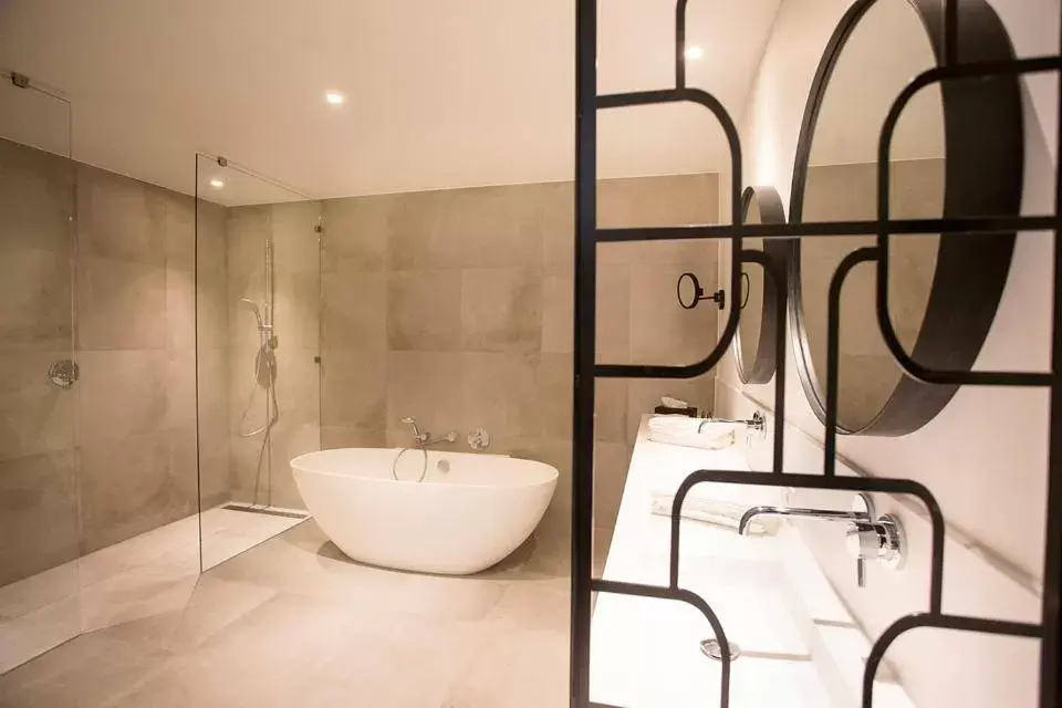 Bathroom in Van der Valk Hotel Apeldoorn