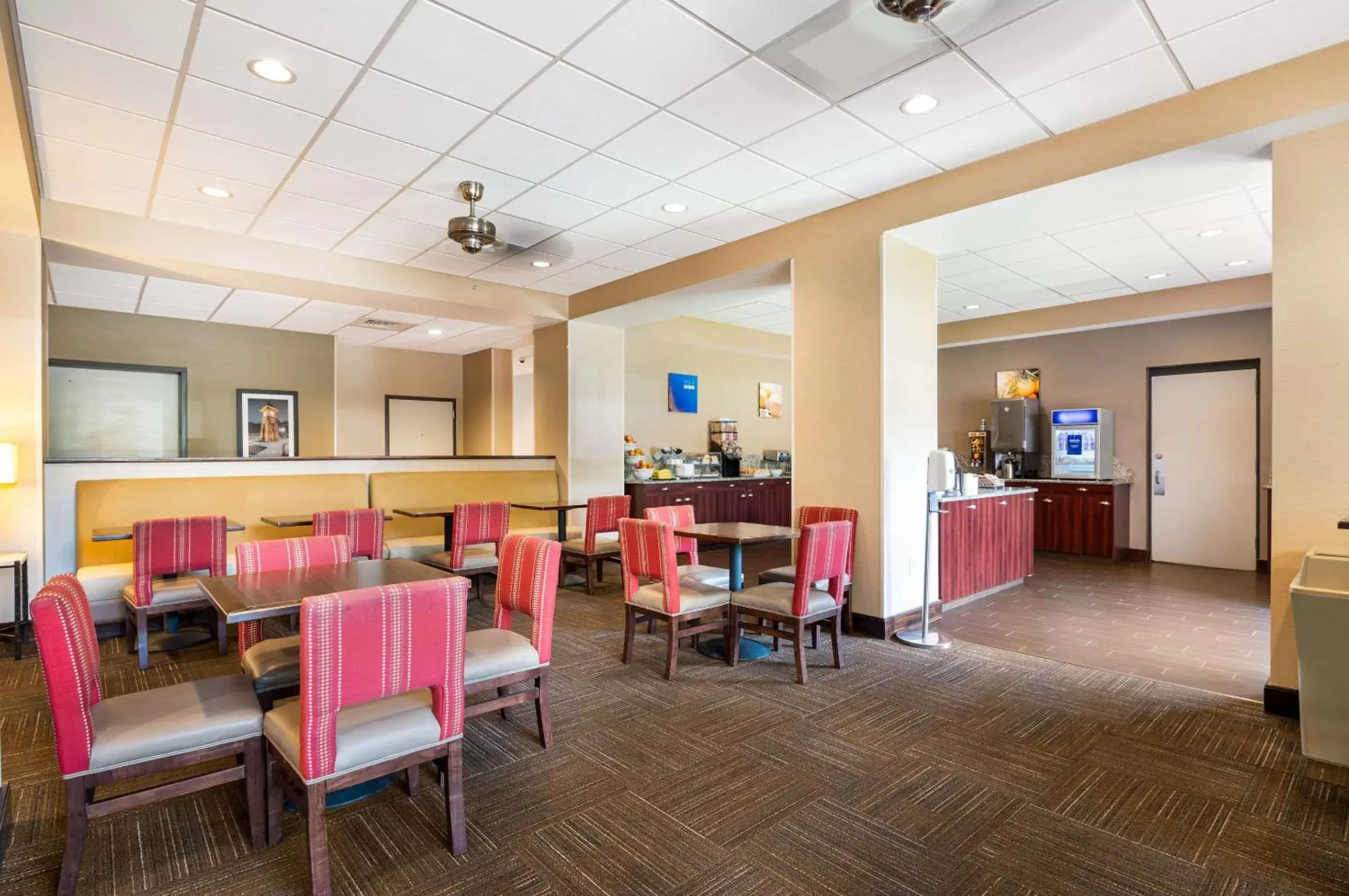 Breakfast, Restaurant/Places to Eat in Comfort Suites Northlake