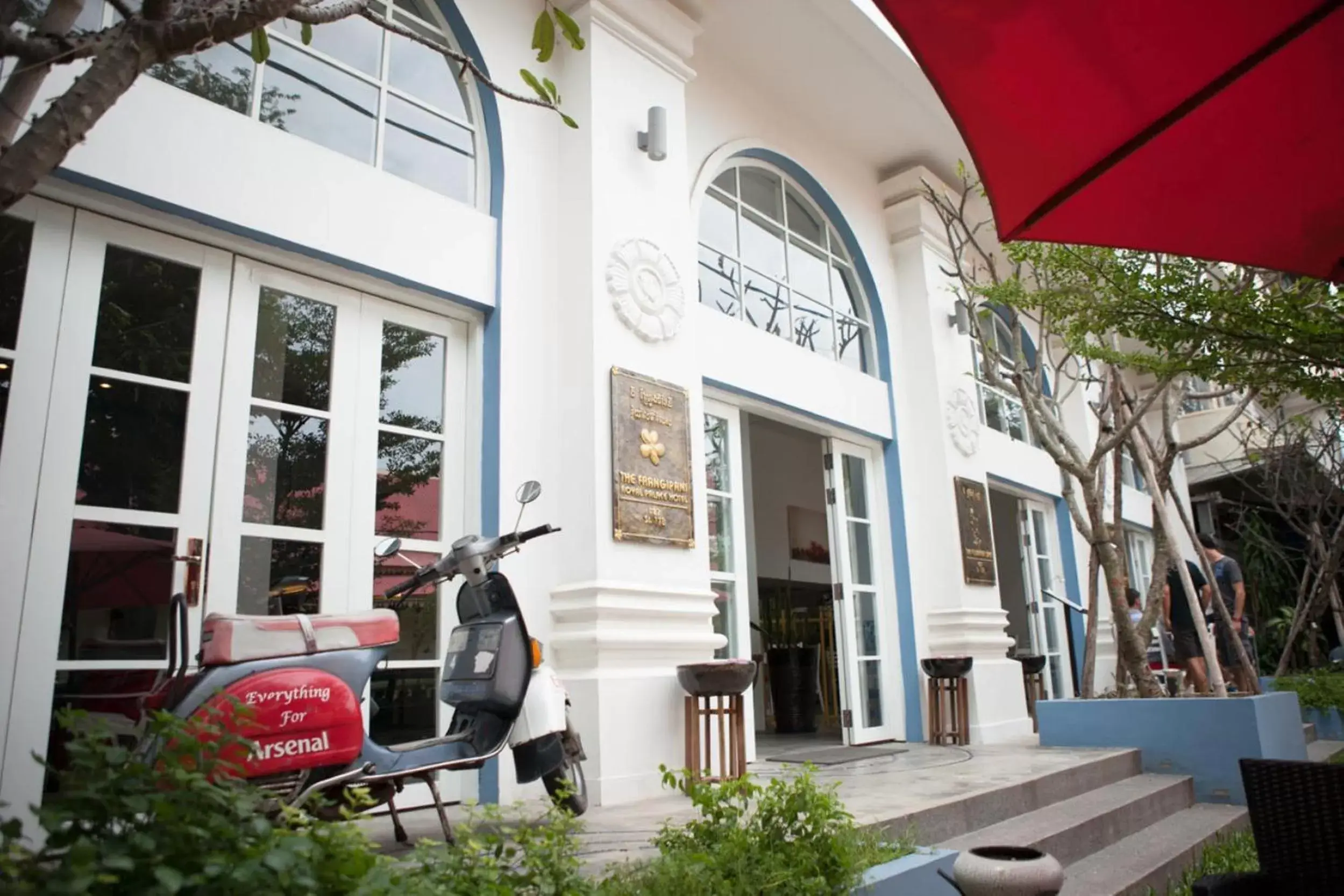 Facade/entrance in The Frangipani Royal Palace Hotel