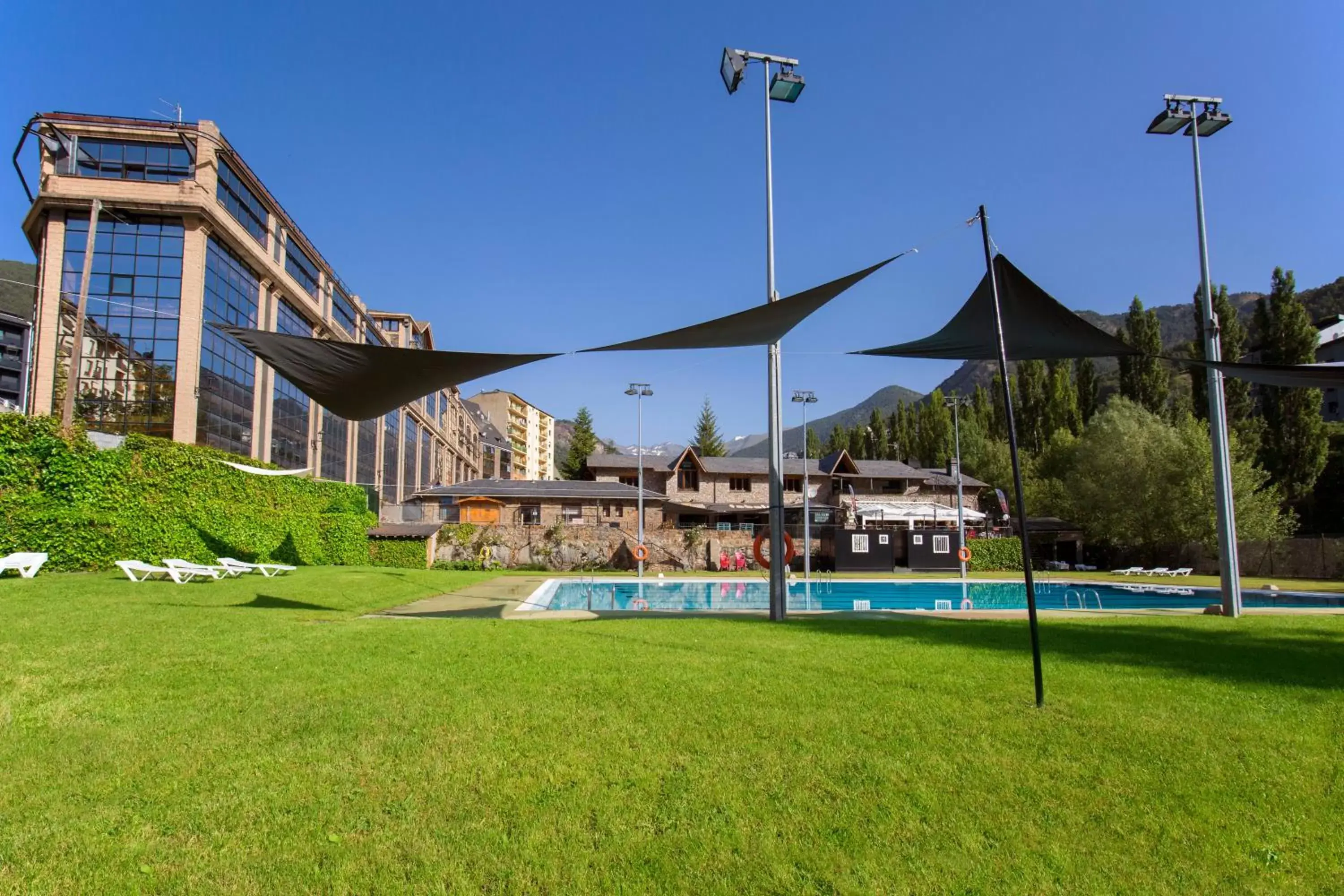 Swimming Pool in Hotel Marco Polo