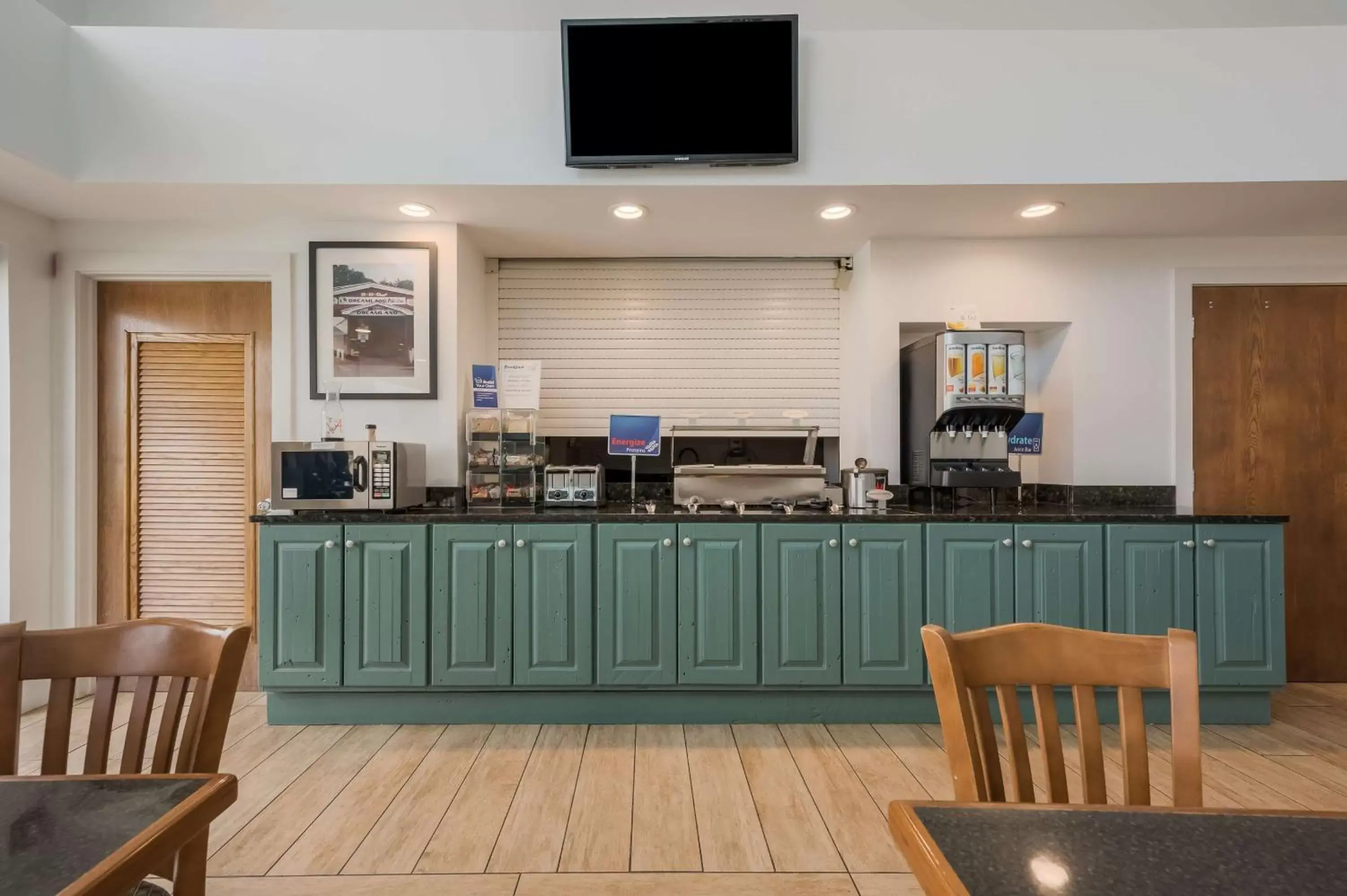 Breakfast in Best Western University Inn Breakfast in Best Western University Inn