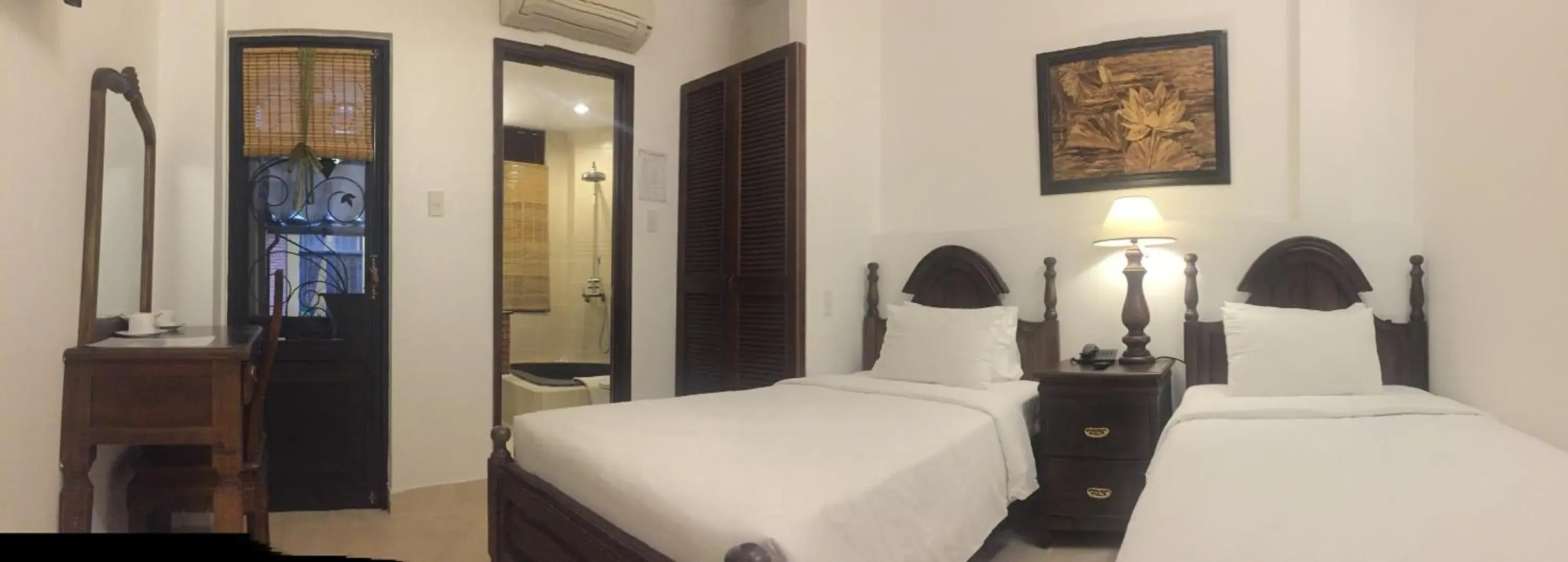 Photo of the whole room, Bed in Halo Hotel