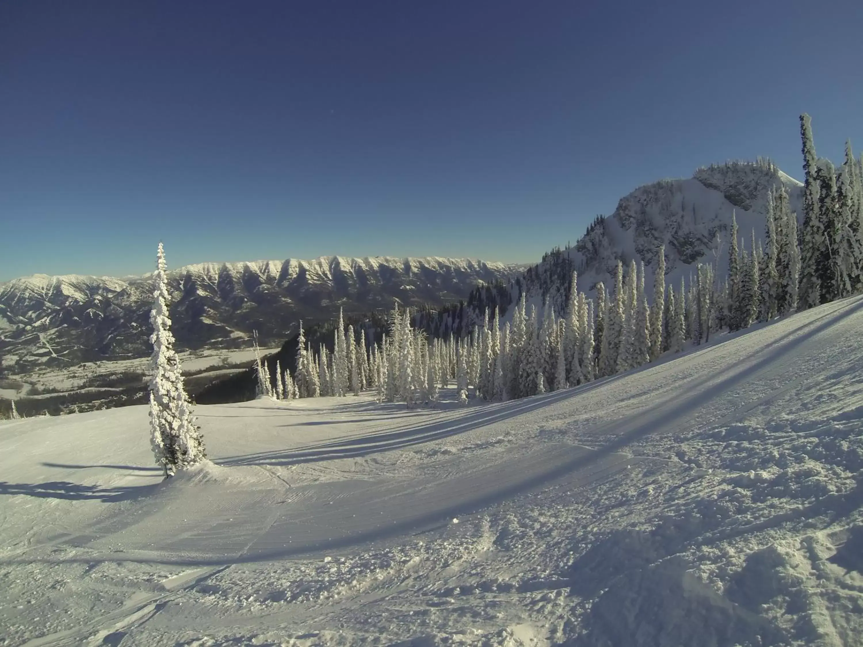 Skiing, Winter in Fernie Slopeside Lodge