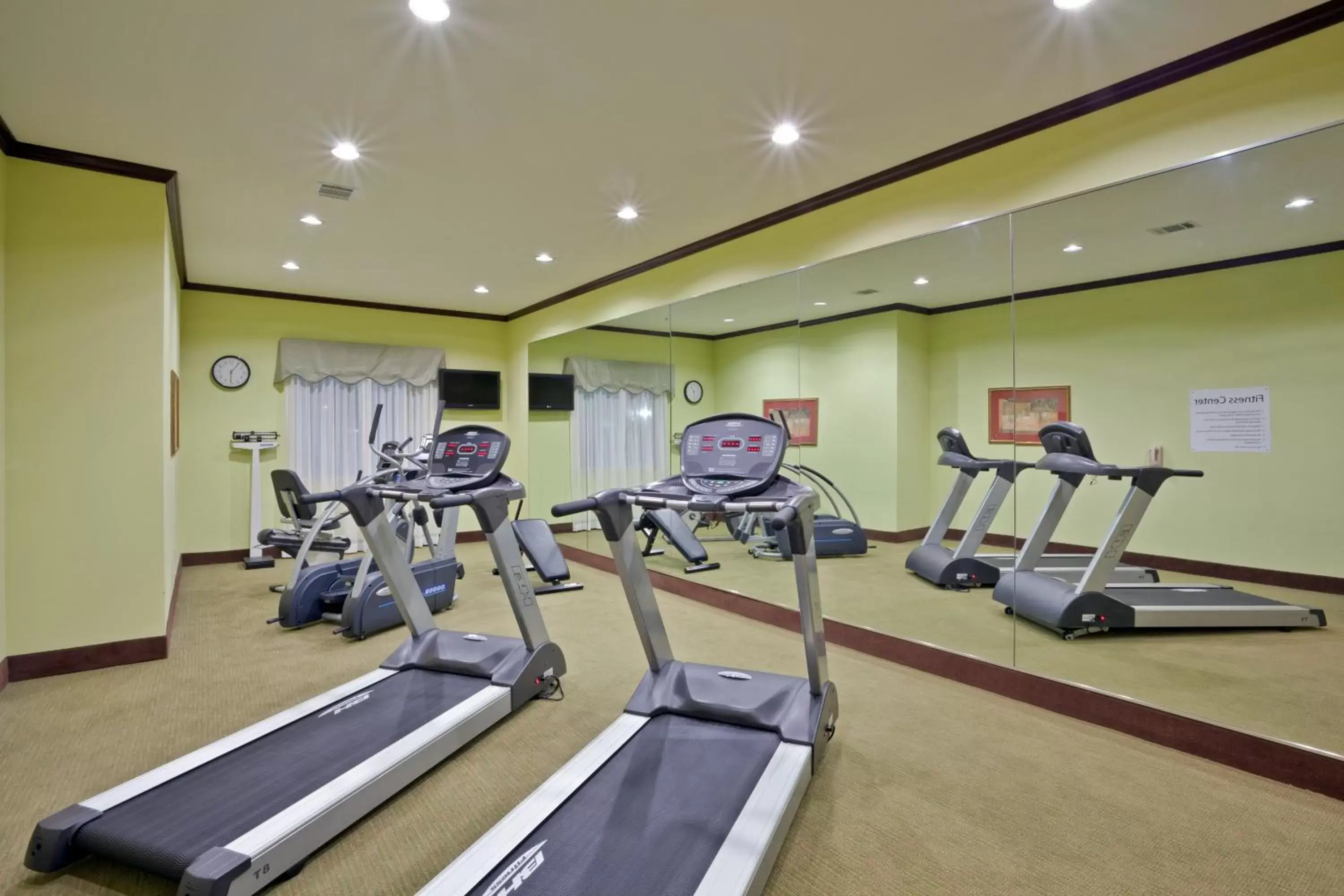 Fitness centre/facilities, Fitness Center/Facilities in Holiday Inn Express Hotel & Suites Dumas, an IHG Hotel