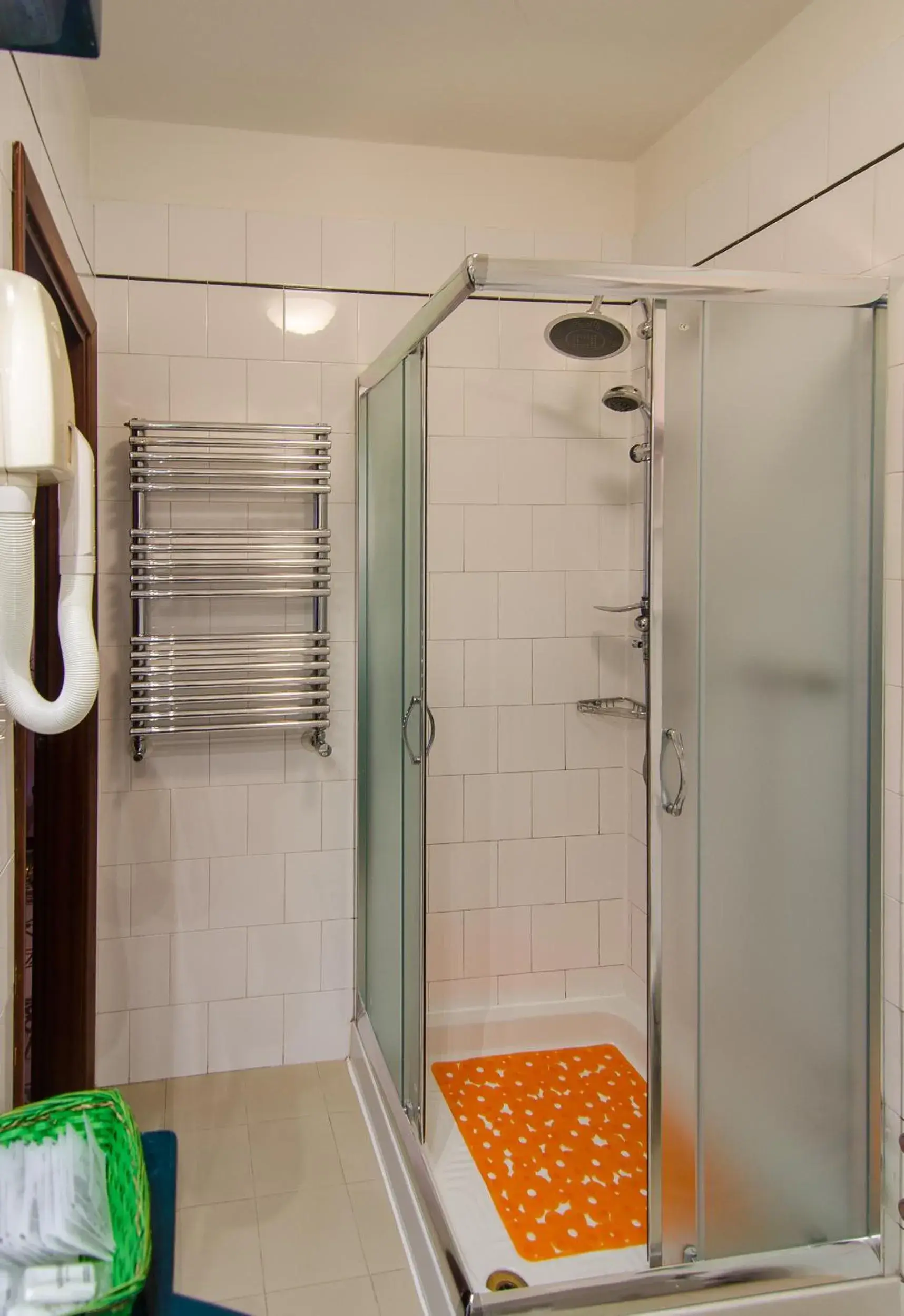 Shower, Bathroom in Hotel Rex