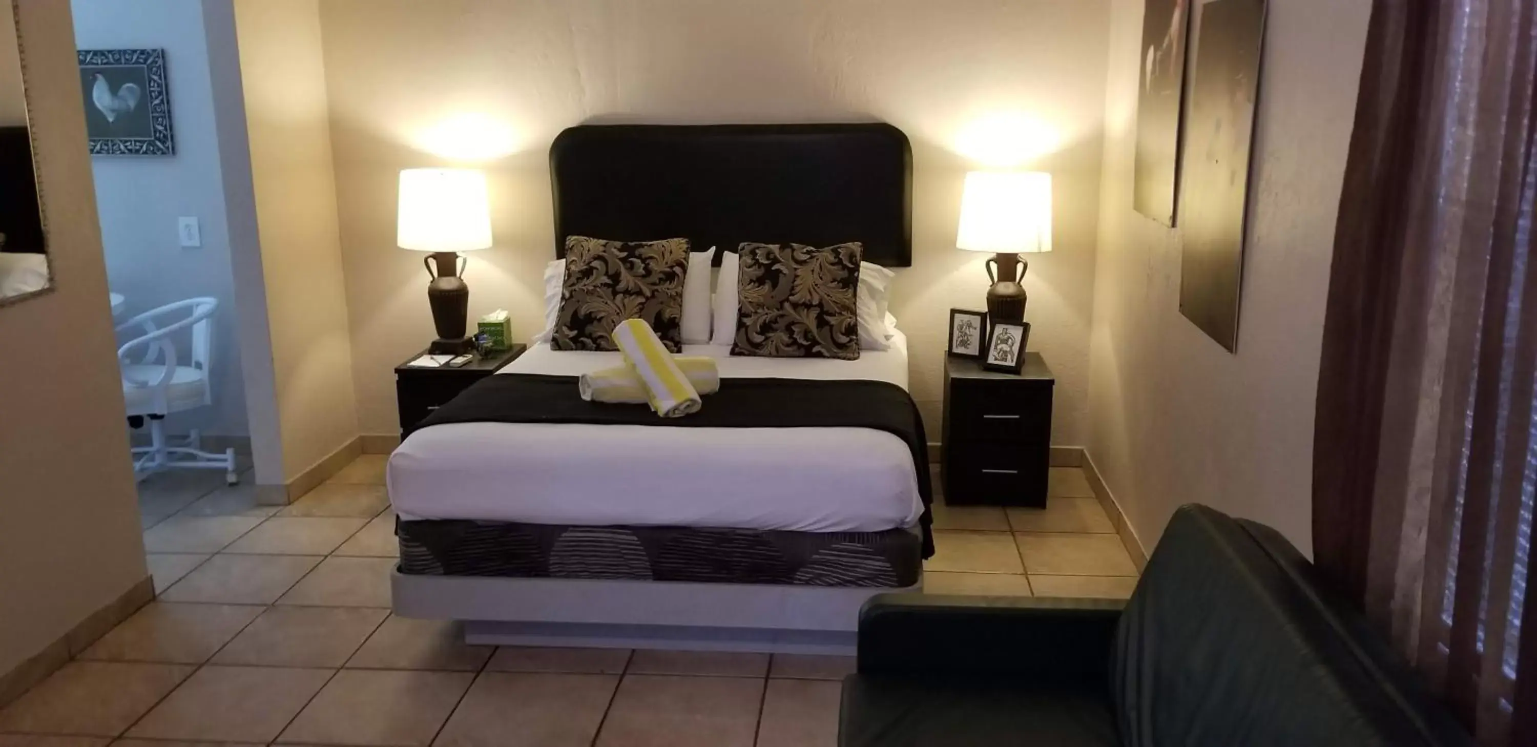 Bed in INN LEATHER GUEST HOUSE-GAY MALE ONLY