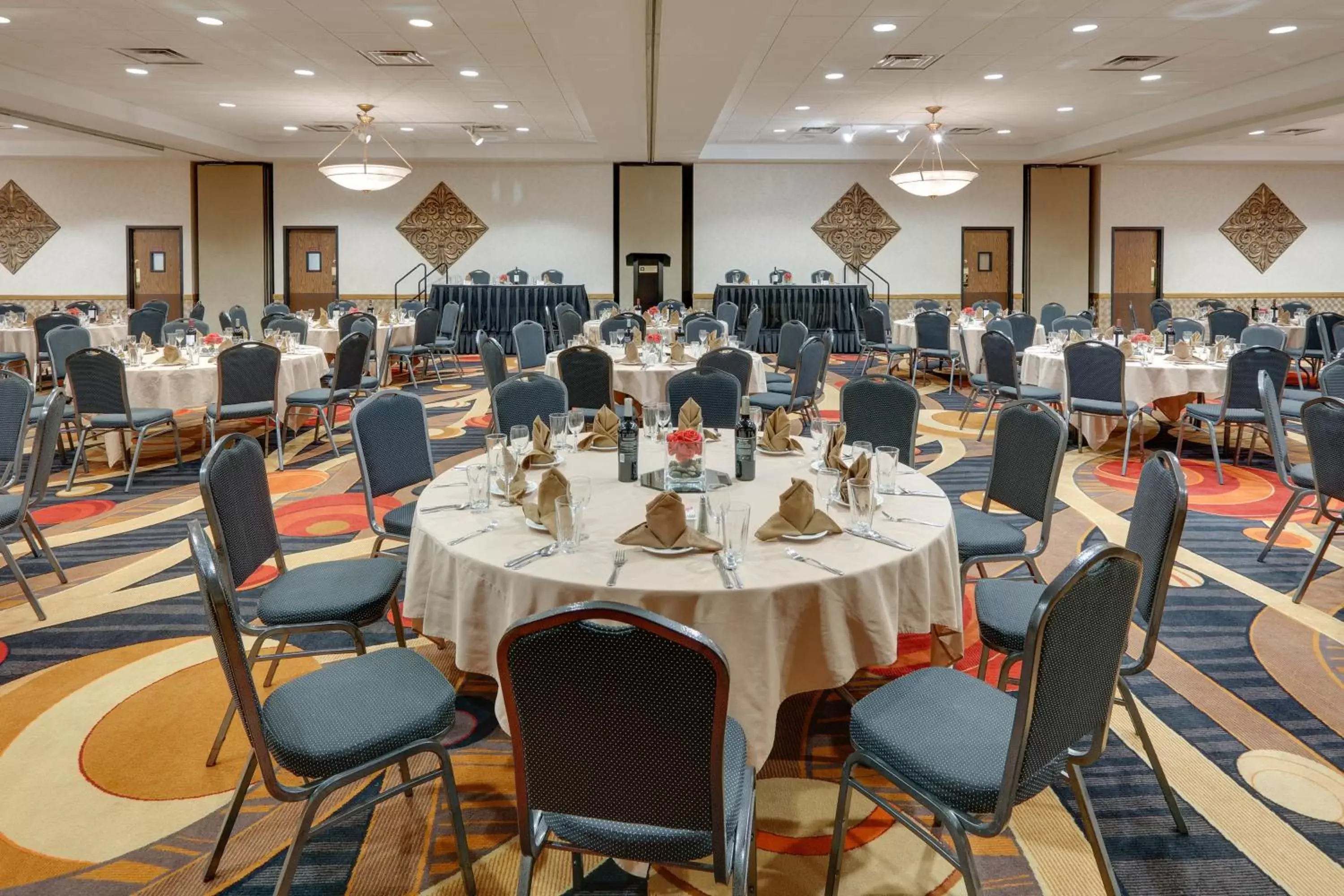 Banquet/Function facilities, Restaurant/Places to Eat in Wyndham Riverfront Hotel