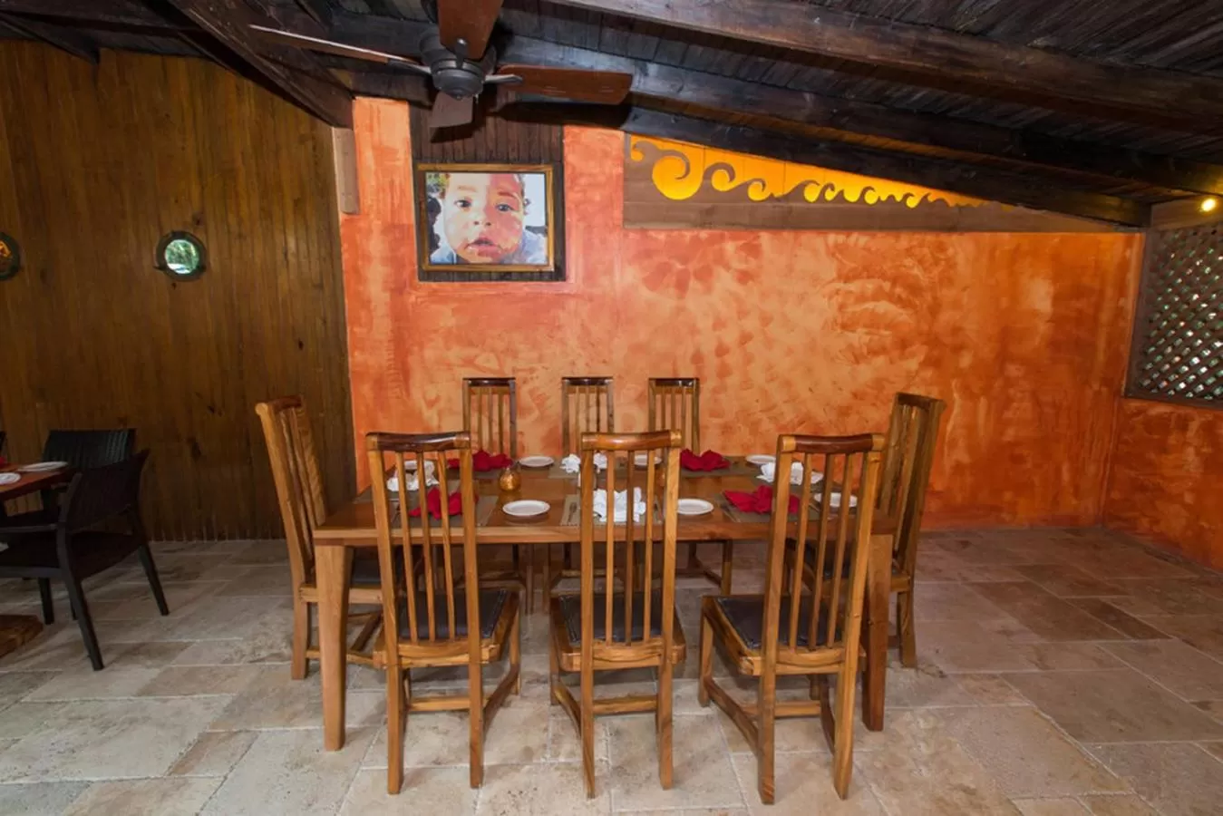 Restaurant/places to eat in Sunrise Club Hotel