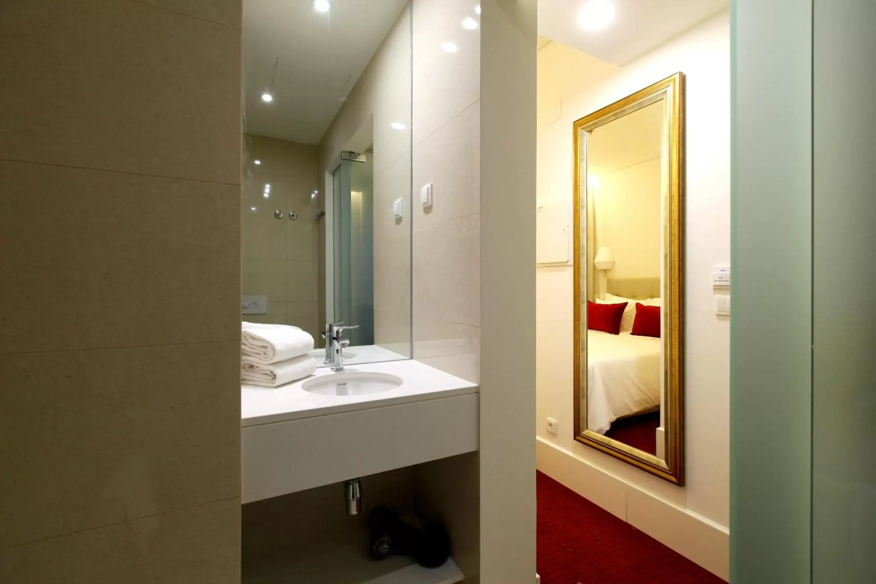 Bathroom in Hotel Lis Baixa