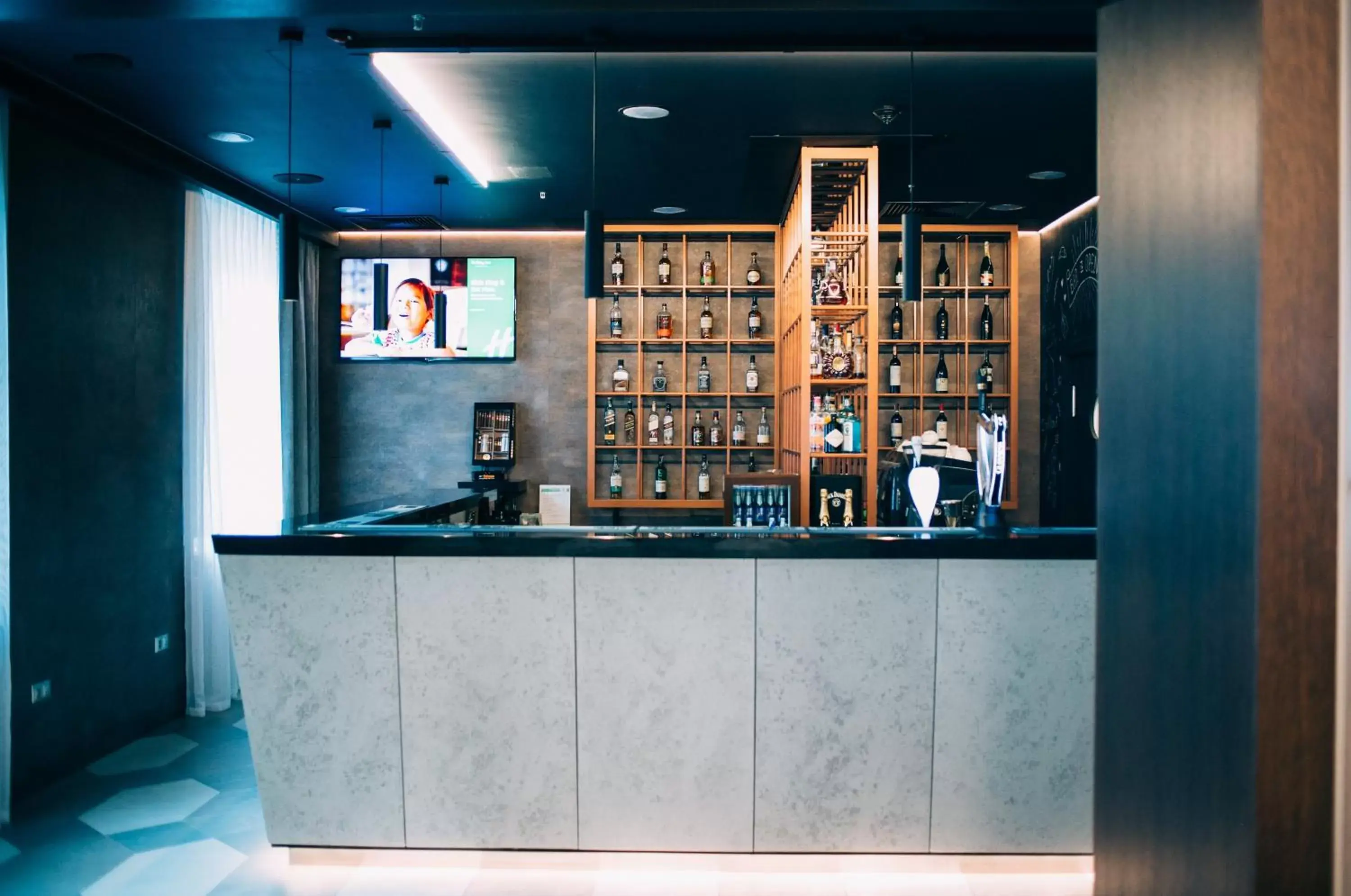 Lounge or bar, Lobby/Reception in Holiday Inn Krakow City Centre, an IHG Hotel