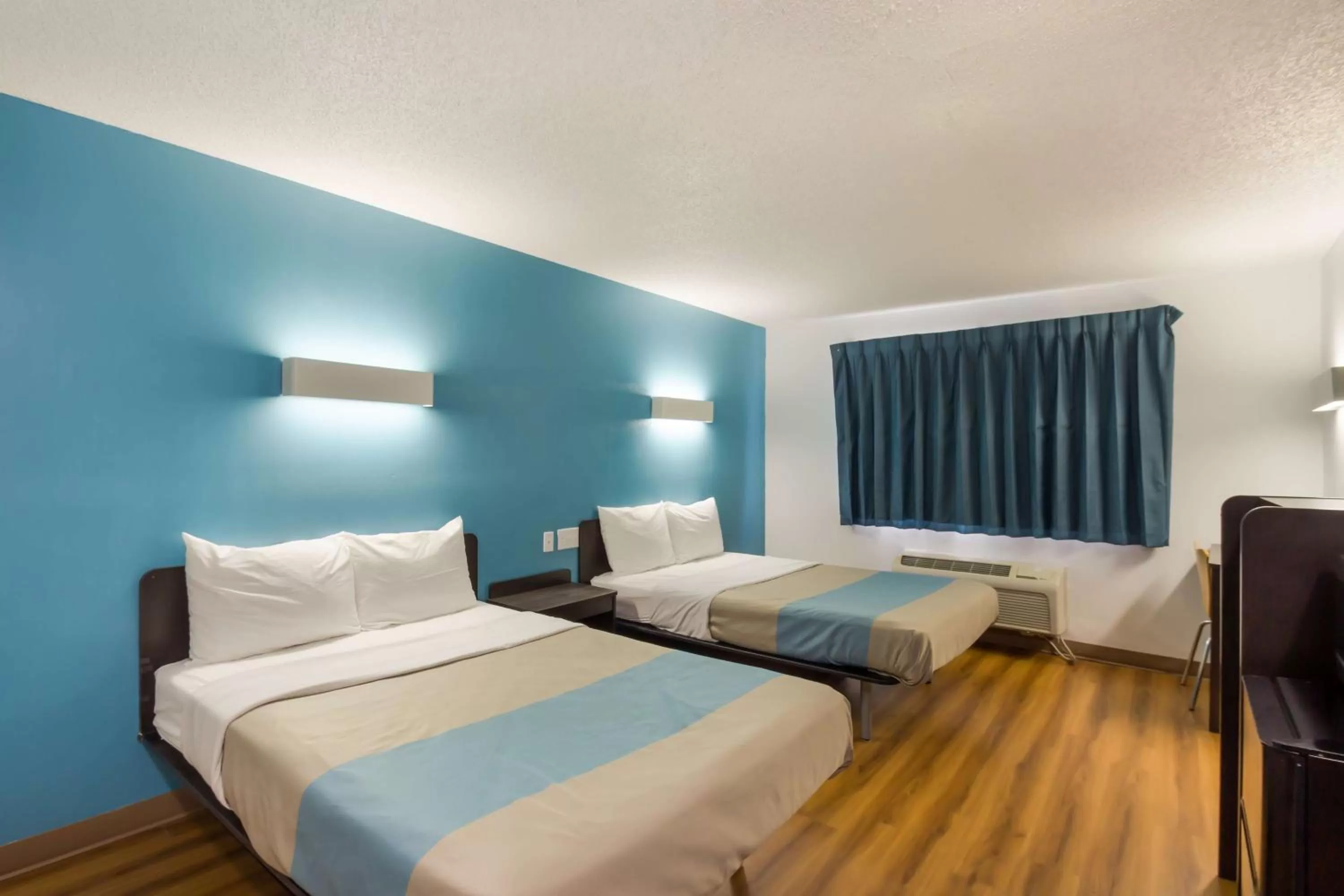 Photo of the whole room, Bed in Motel 6-Rothschild, WI