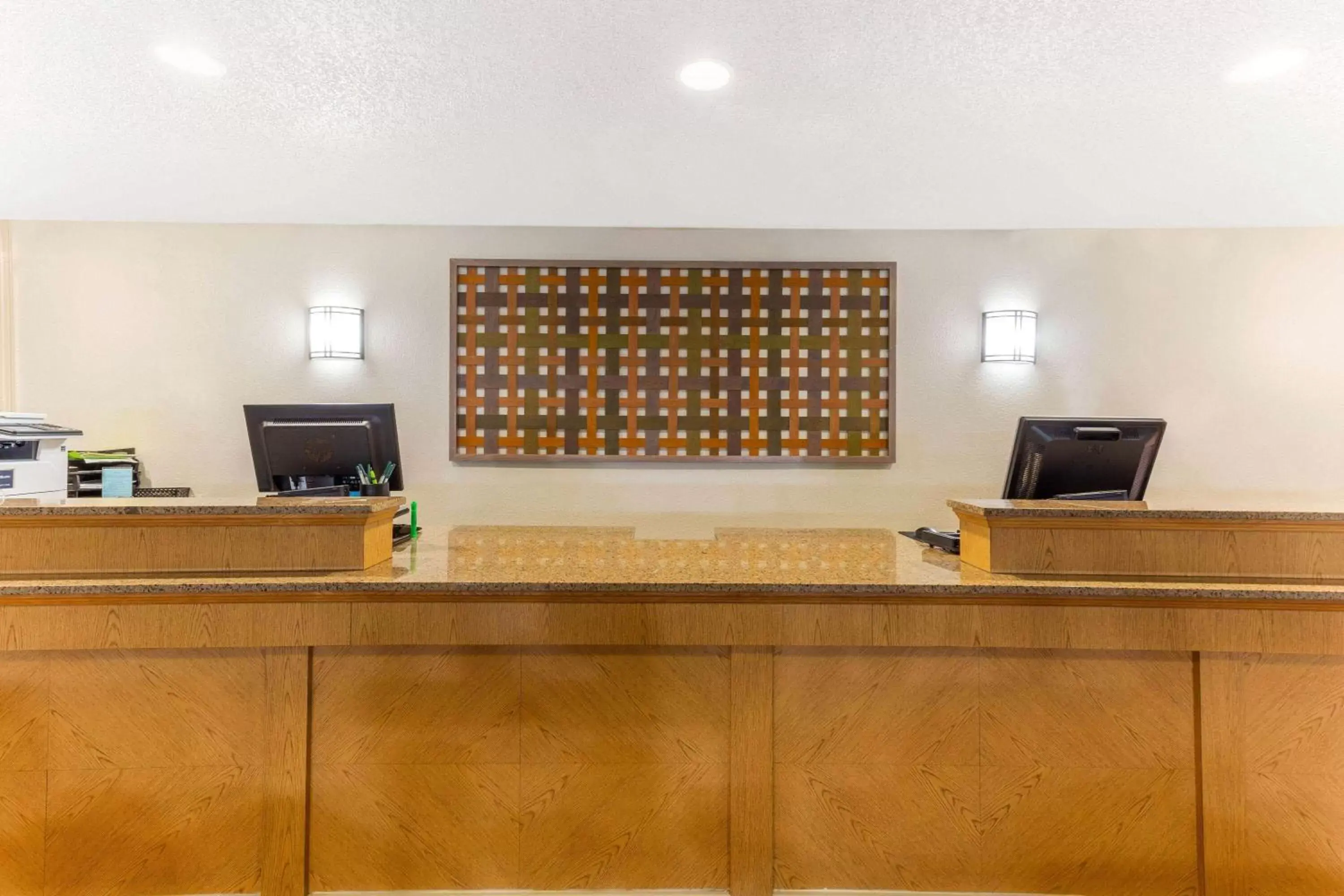 Lobby or reception in La Quinta by Wyndham Redding Lobby or reception in La Quinta by Wyndham Redding