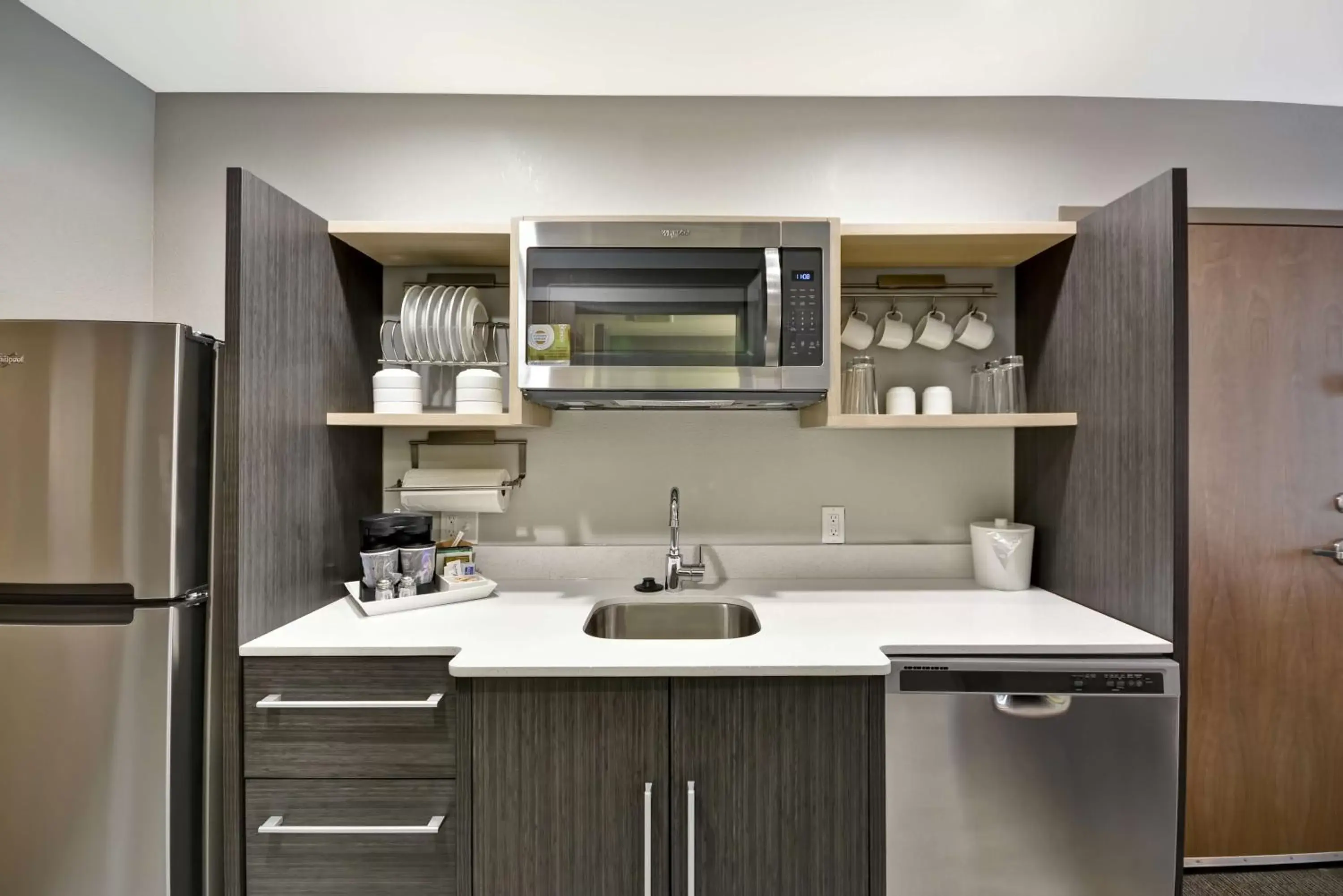 Kitchen or kitchenette, Bathroom in Home 2 Suites By Hilton Jackson