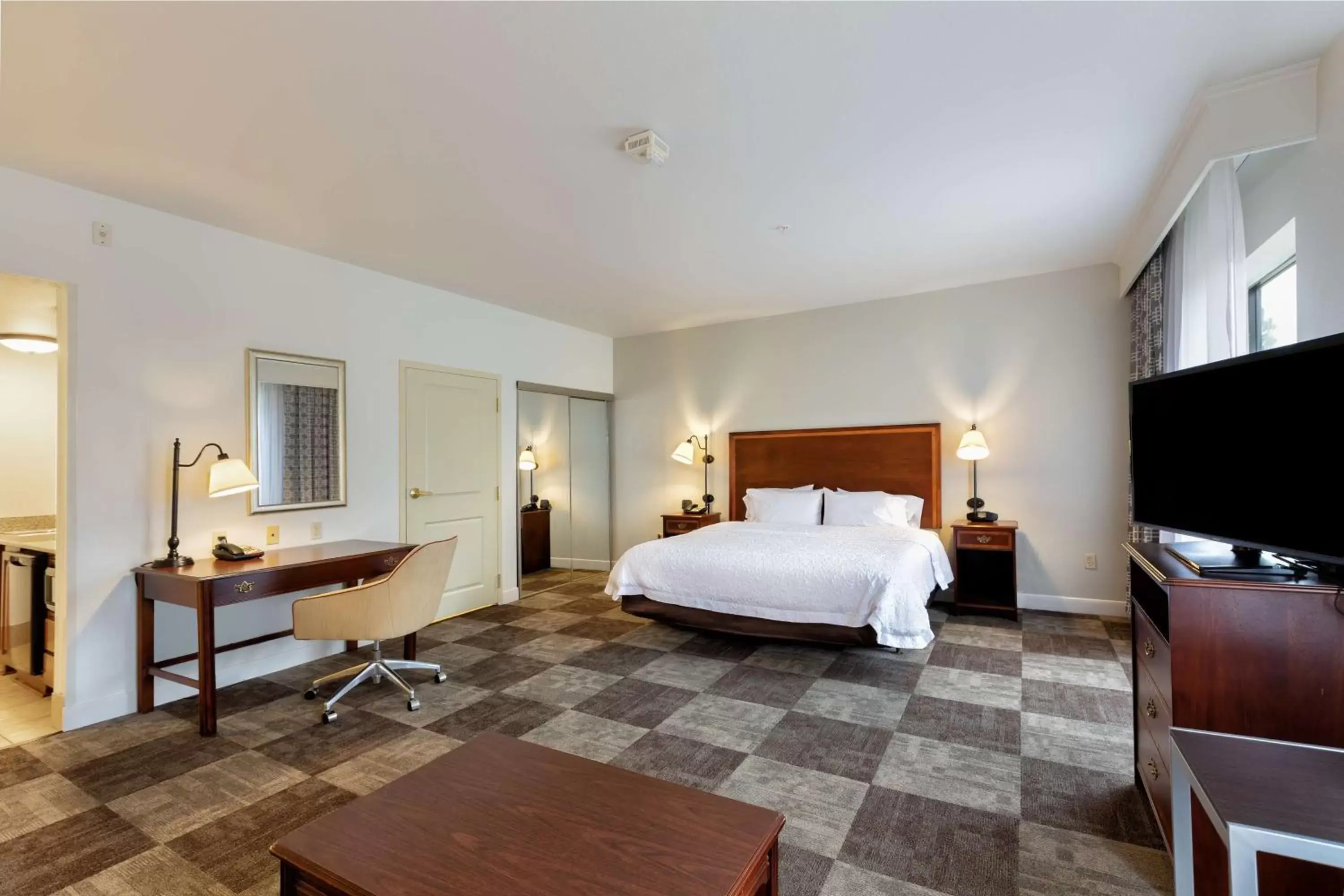 Bedroom in Hampton Inn & Suites Baton Rouge - I-10 East