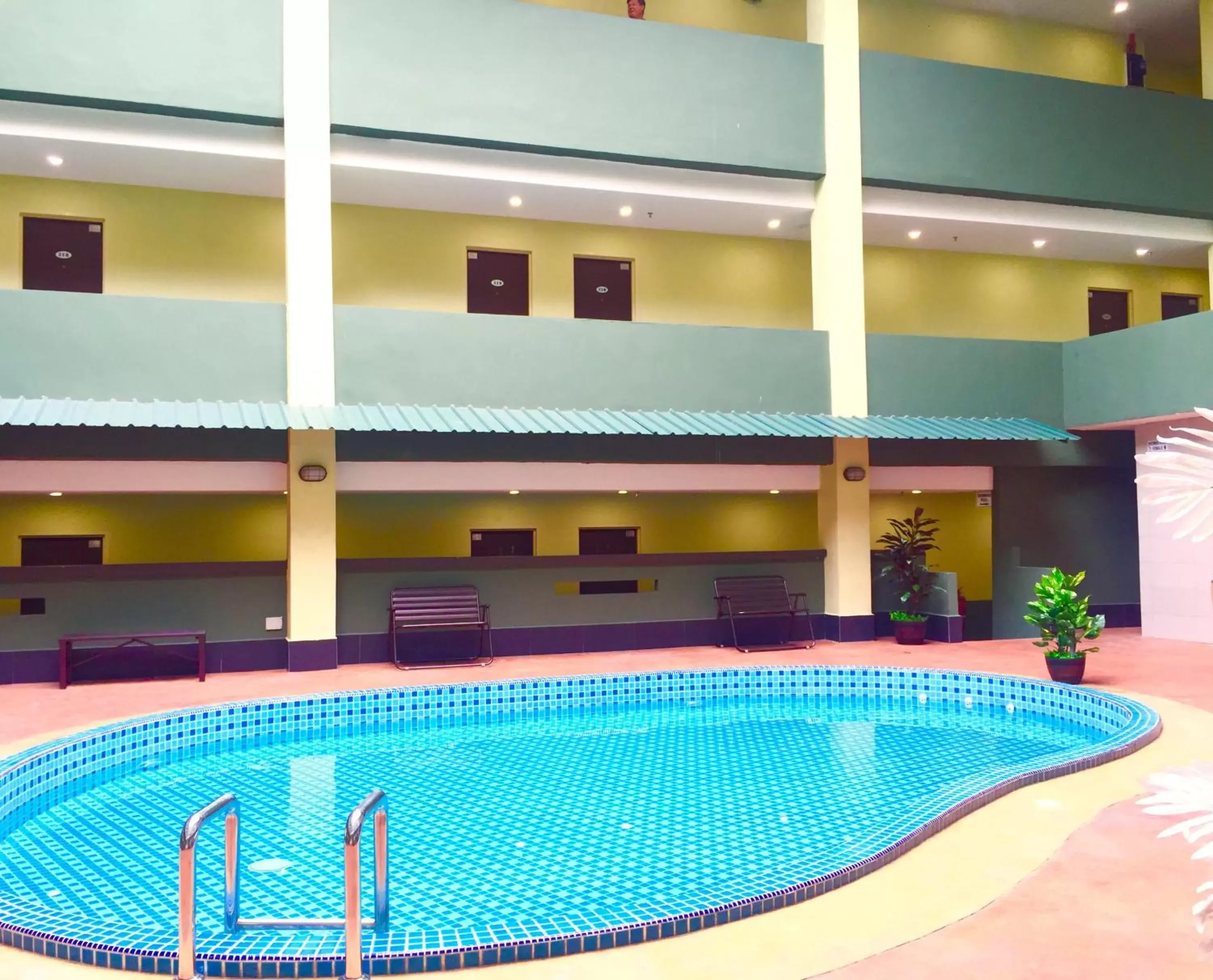 Pool view, Swimming Pool in Riverview Hotel