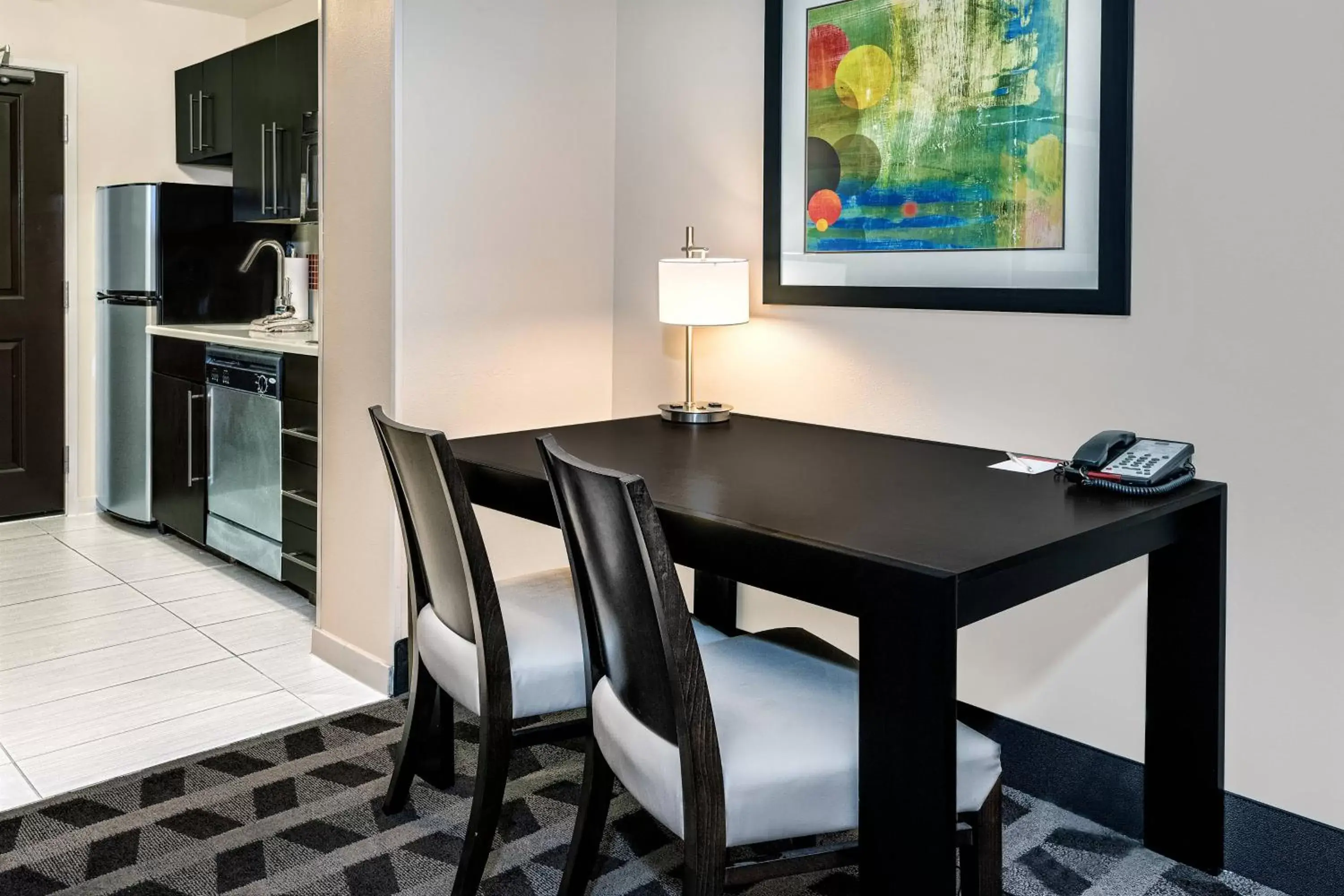Photo of the whole room, Kitchen/Kitchenette in TownePlace Suites by Marriott San Antonio Downtown Riverwalk