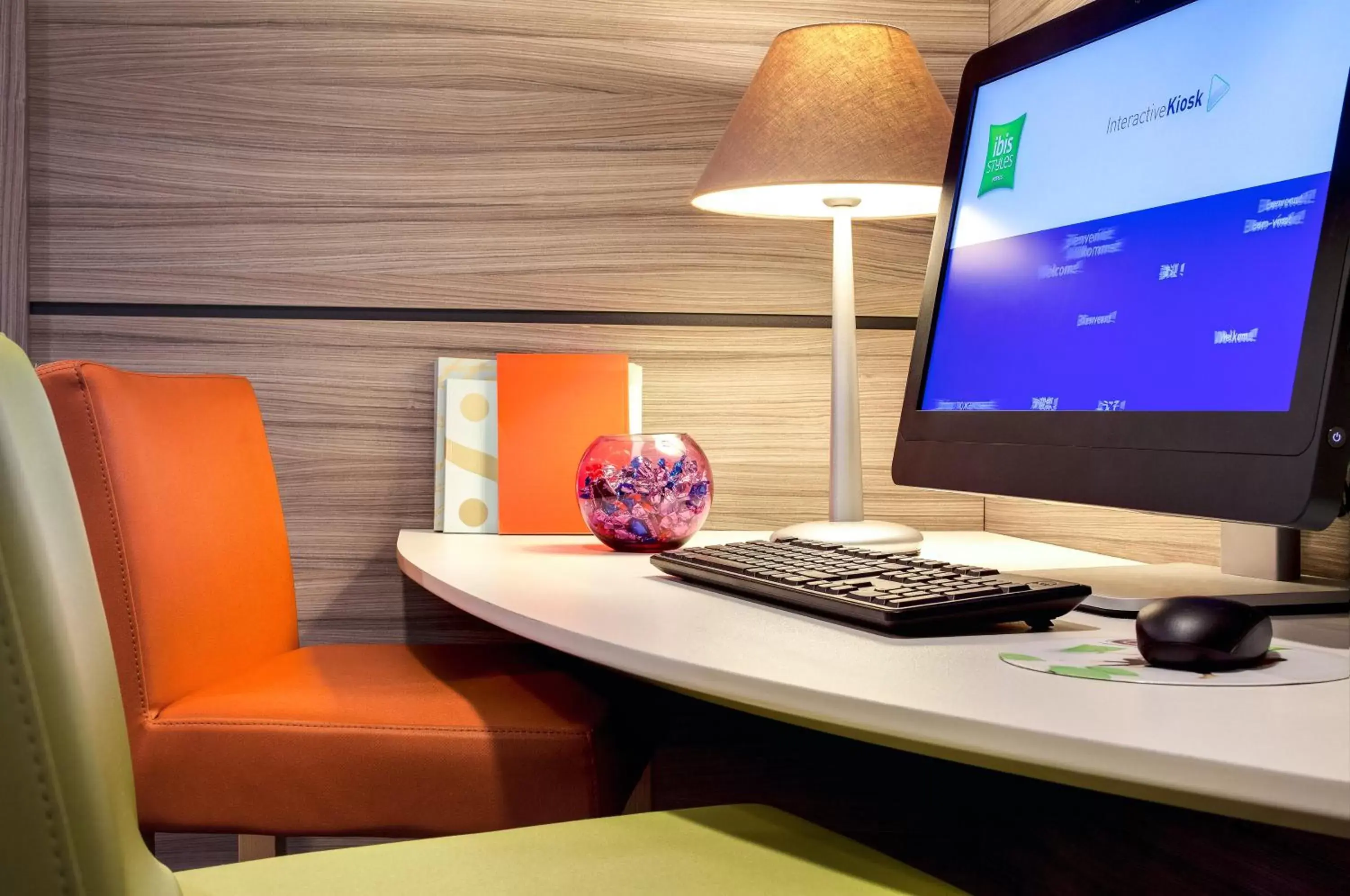 TV and multimedia, TV/Entertainment Center in ibis Styles Clermont-Ferrand Aéroport