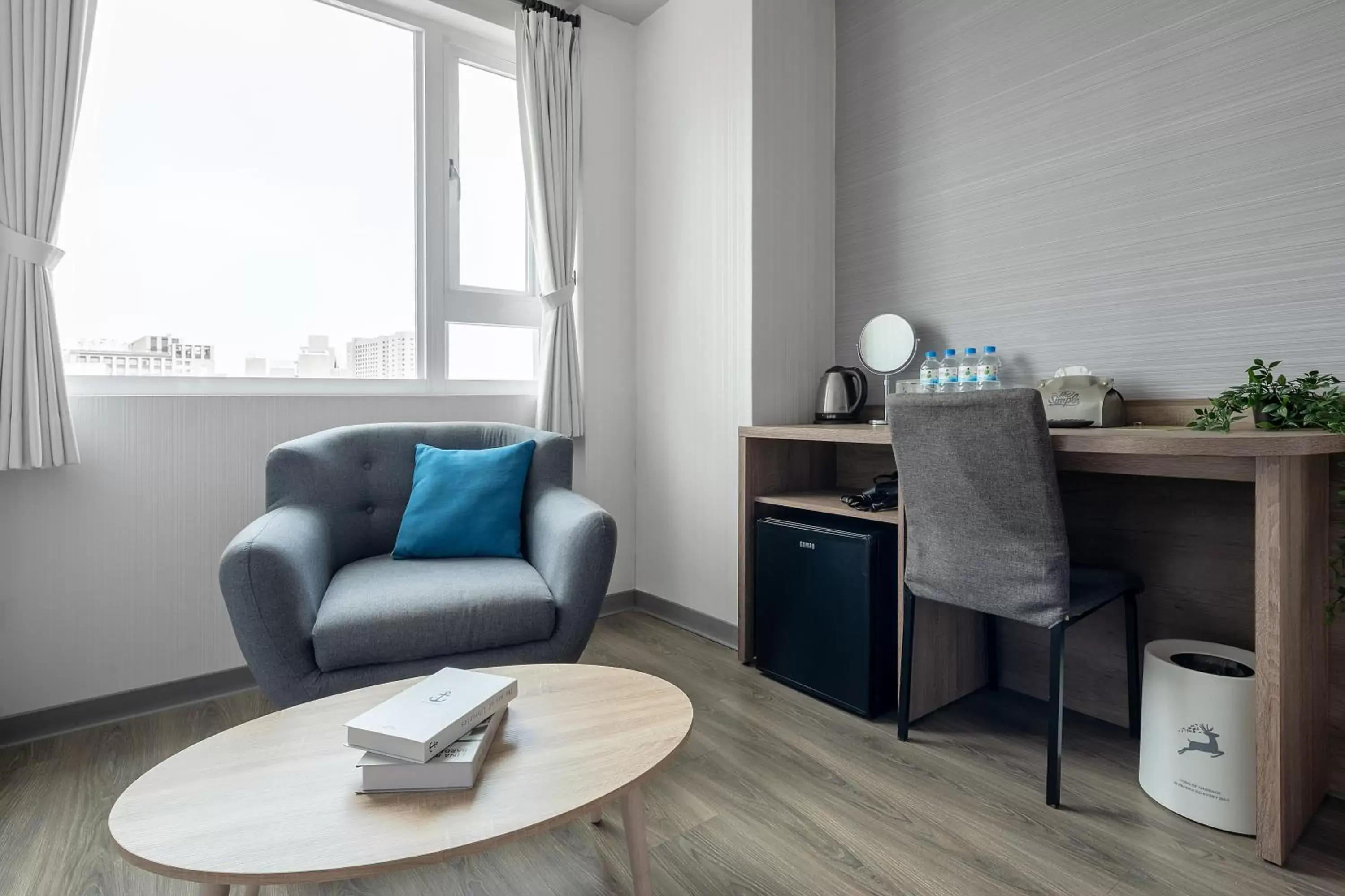 Photo of the whole room, Seating Area in Hotel Brown - Zhongzheng