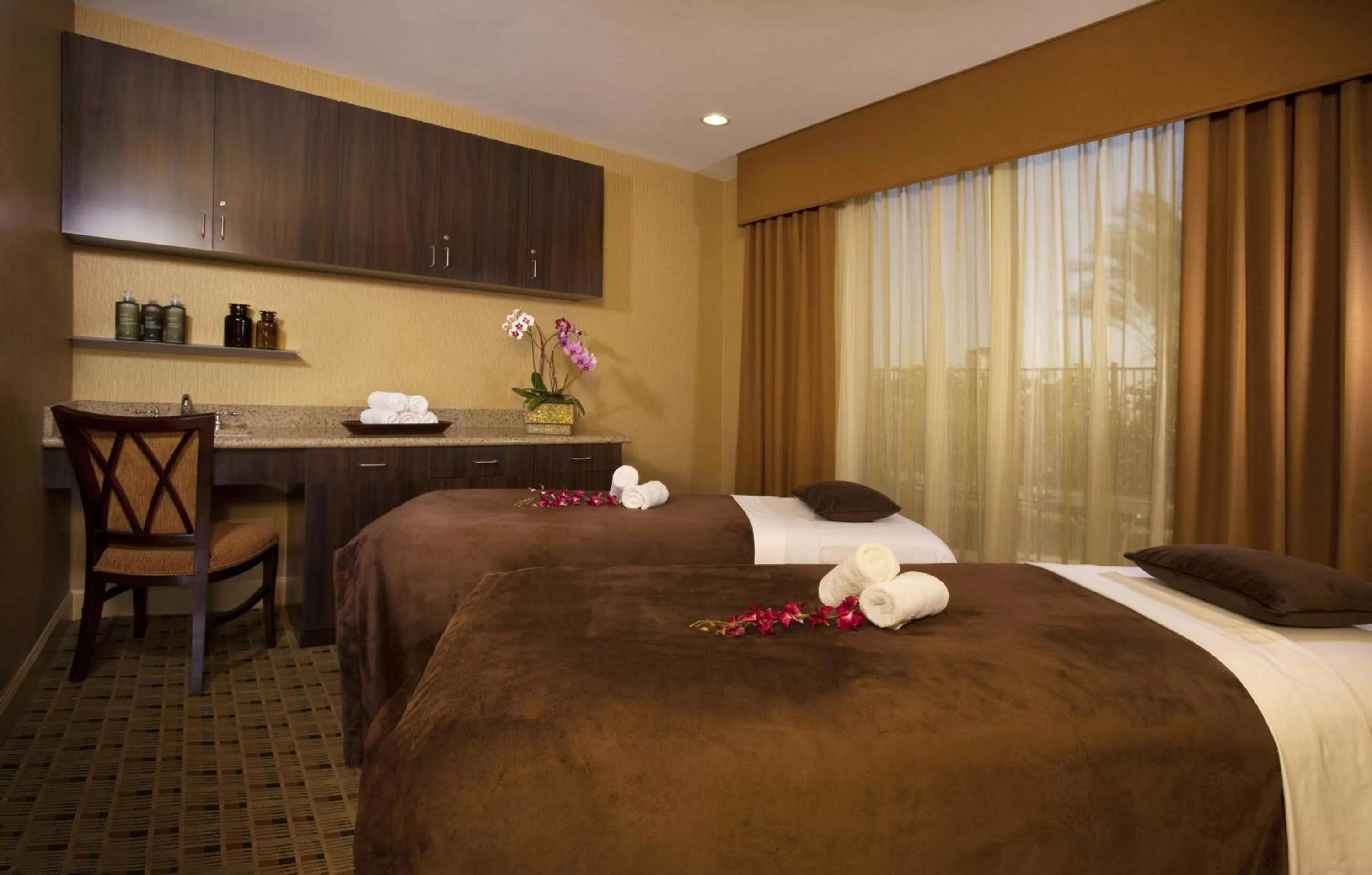 Spa and wellness centre/facilities, Bed in Ayres Hotel & Spa Moreno Valley/Riverside