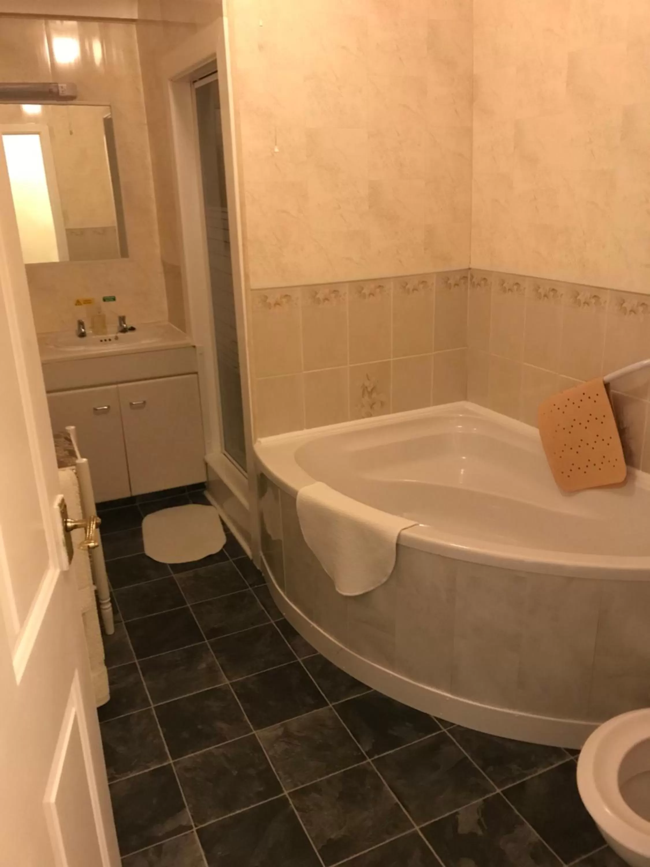 Bathroom in Bron Menai Guest House