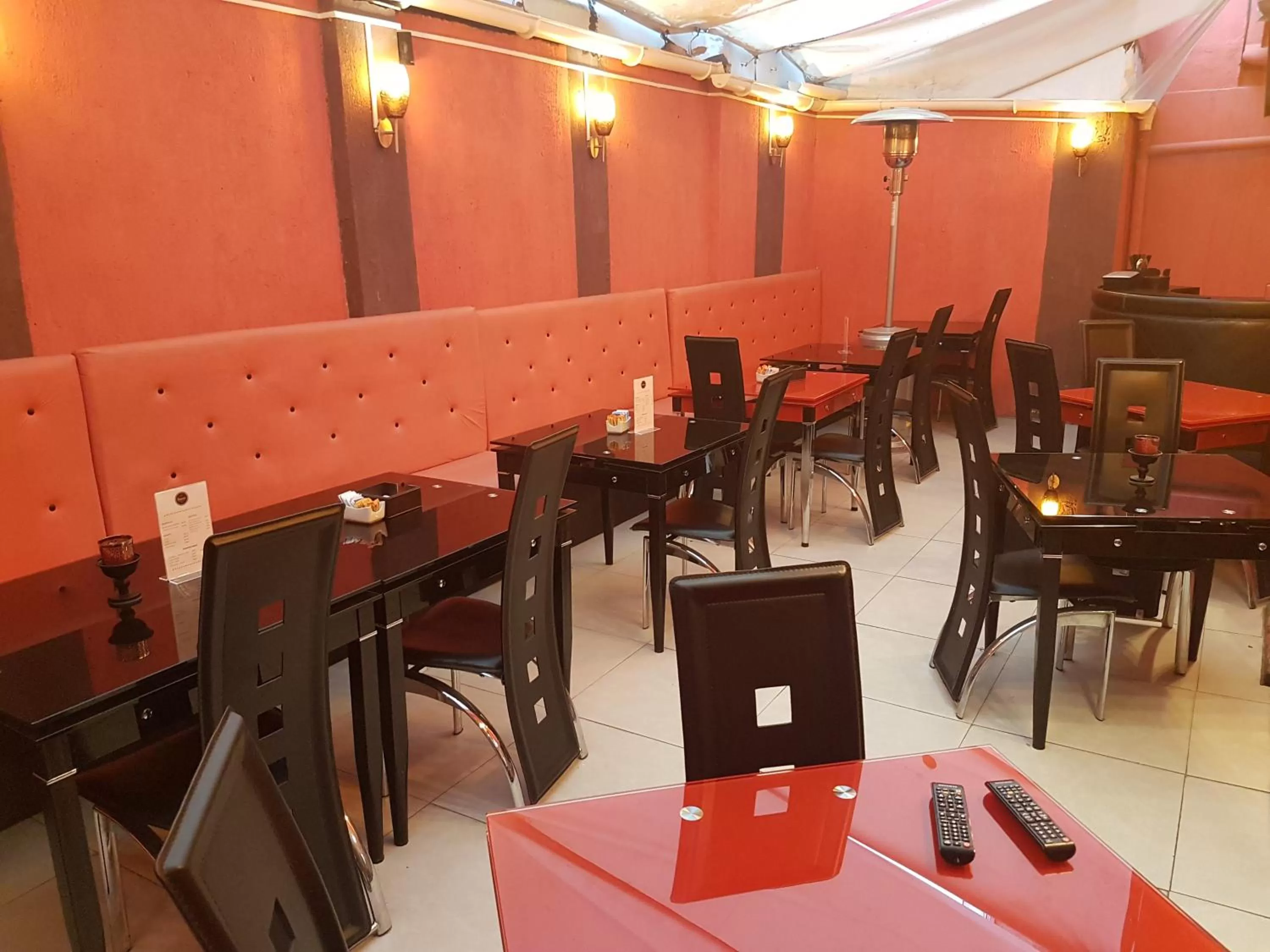 Restaurant/Places to Eat in Hotel Smart Bellas Artes