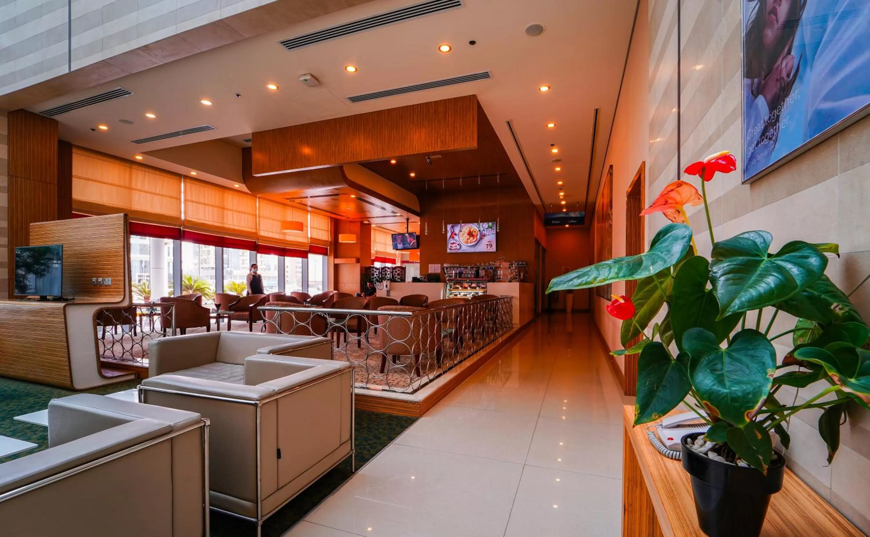 Restaurant/places to eat in Novotel Fujairah