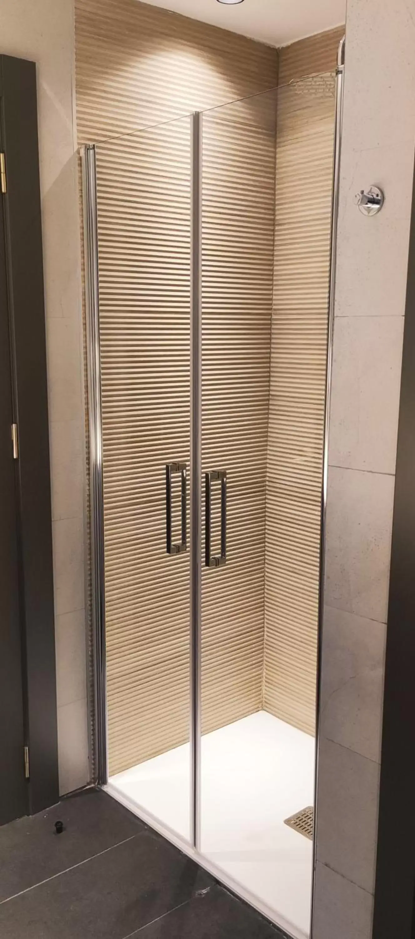 Bathroom in Silken Ciudad Gijón Bathroom in Silken Ciudad Gijón