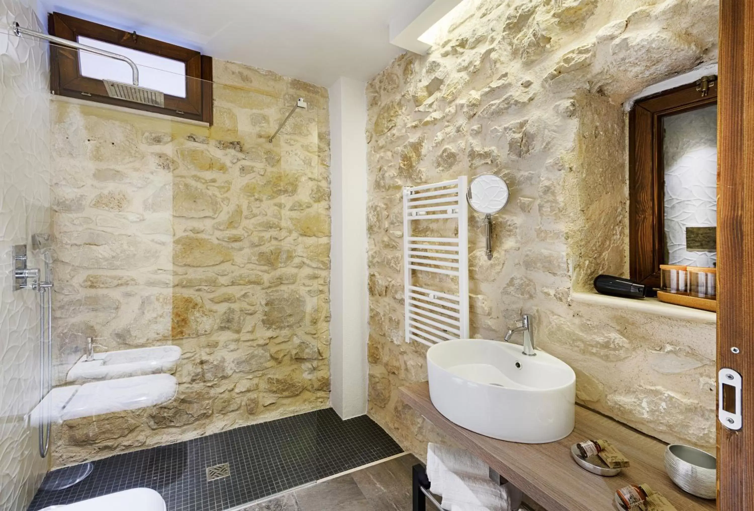 Shower, Bathroom in Centosedici Rooms