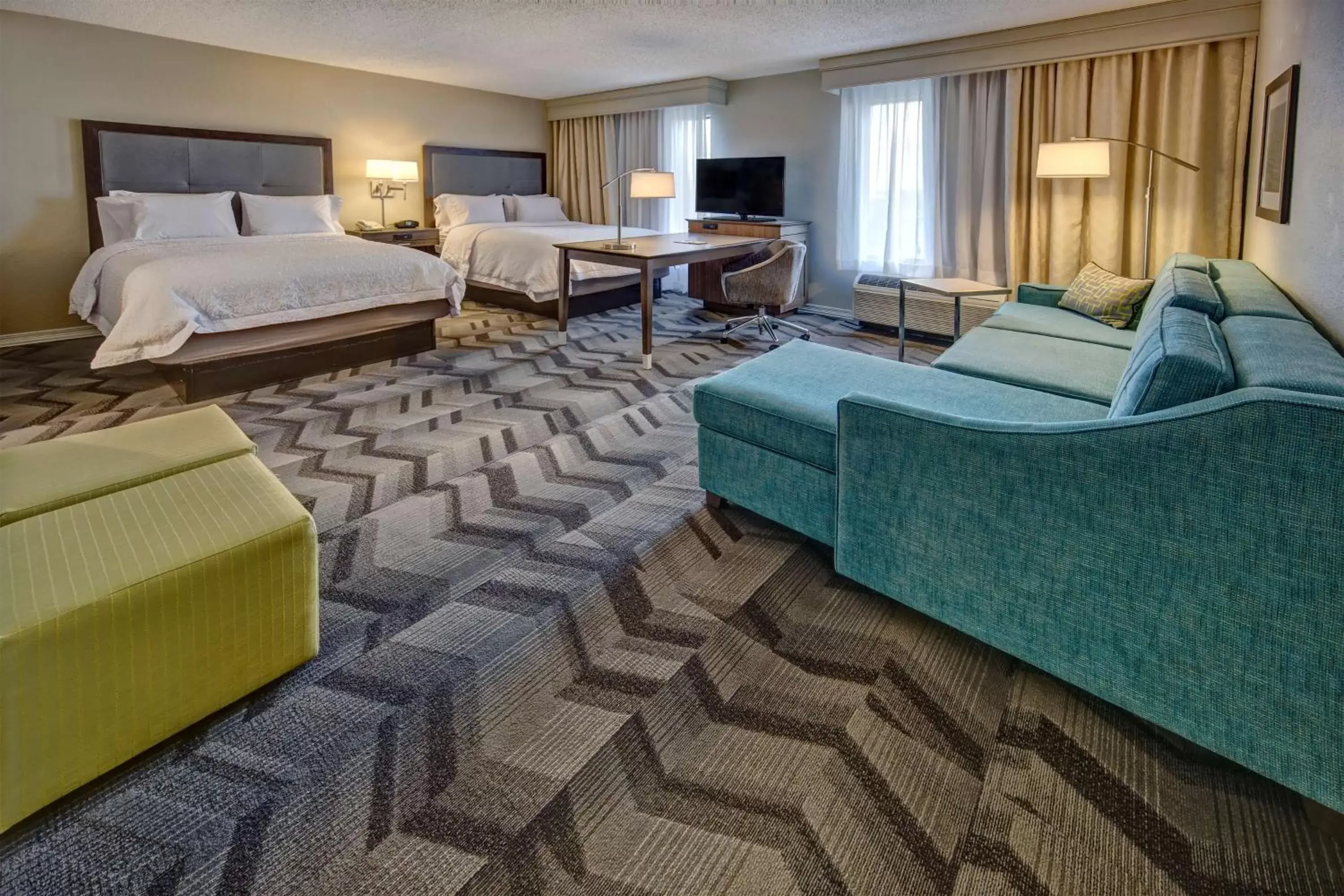 Bed in Hampton Inn & Suites Clermont