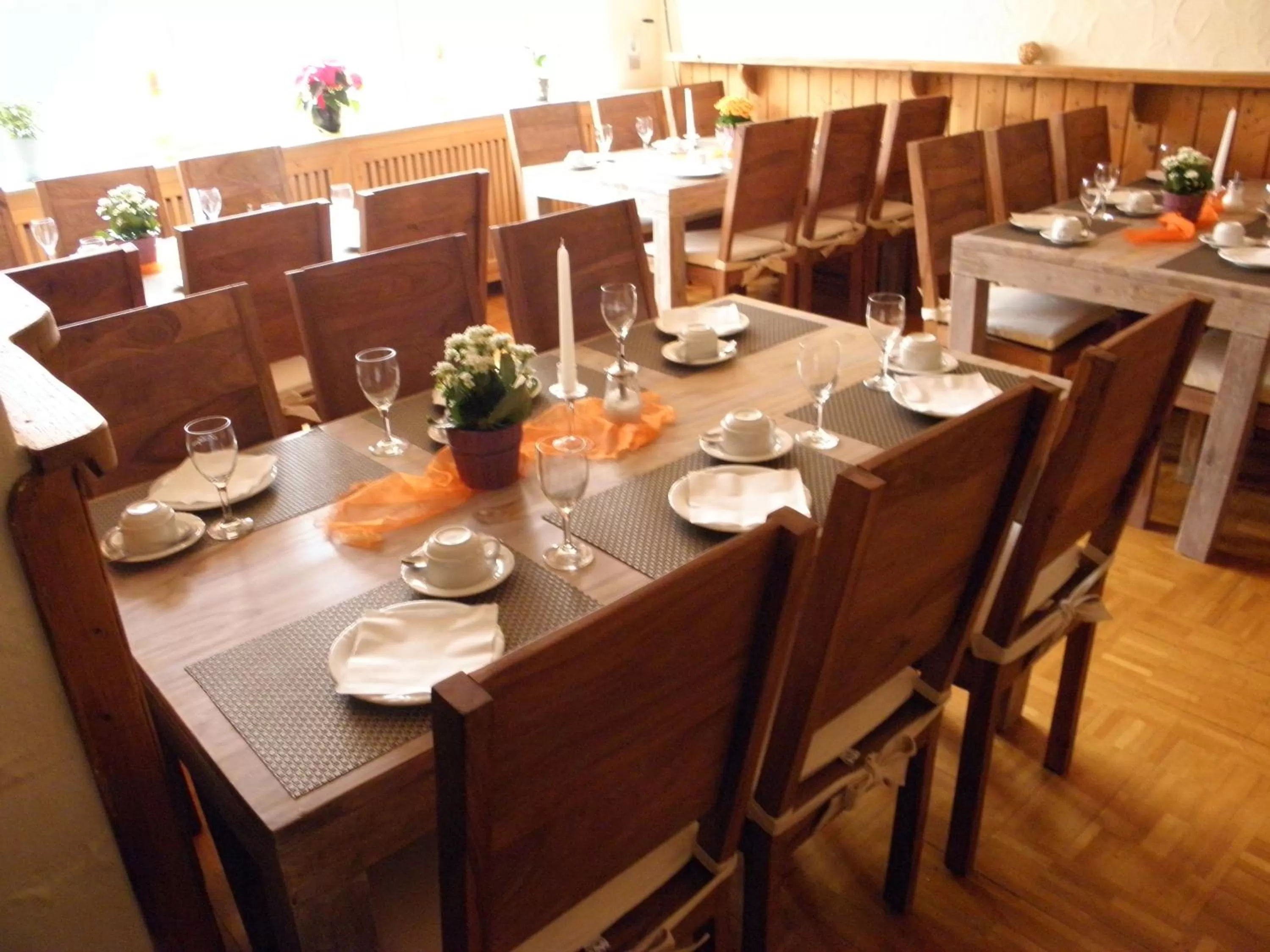 Restaurant/places to eat in Alb Hotel Schalksburg